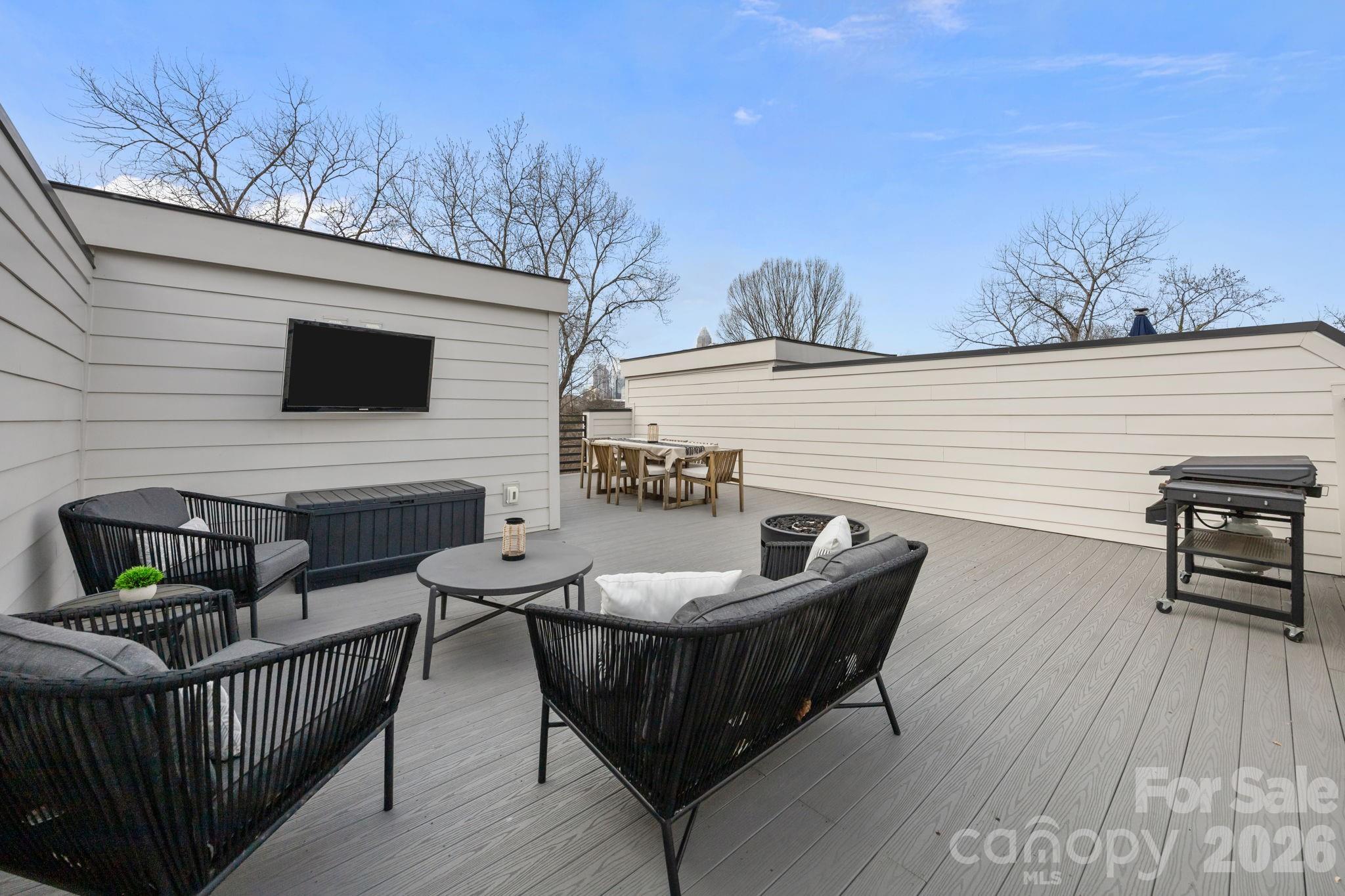 513 Strong Avenue Property Photo 2
