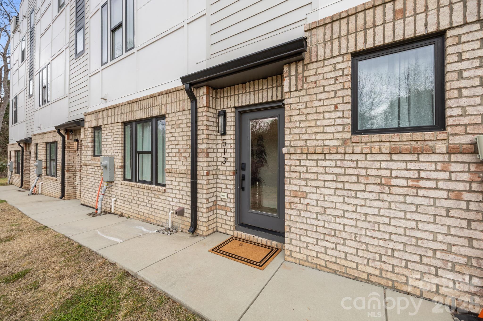 513 Strong Avenue Property Photo 8