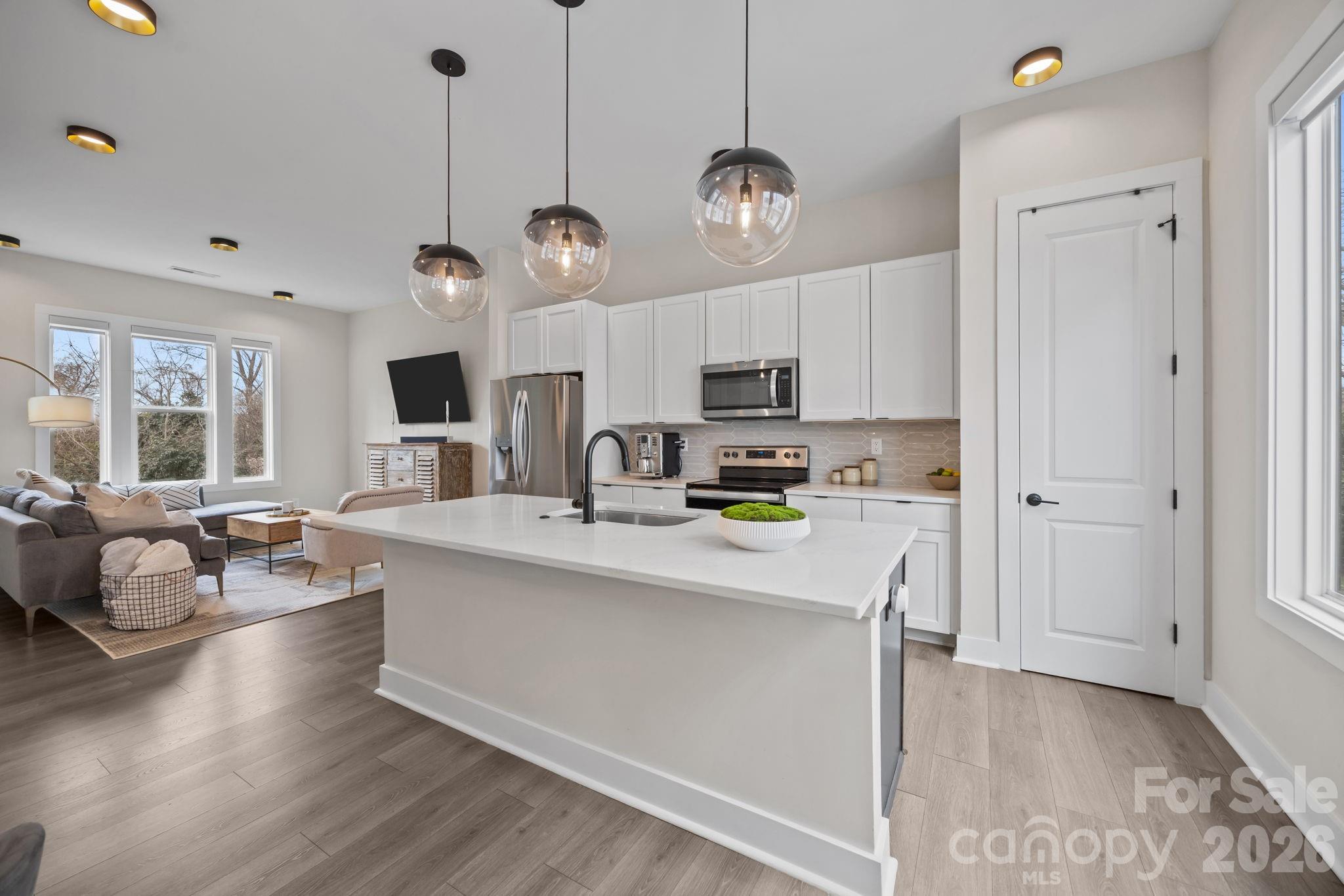 513 Strong Avenue Property Photo 16