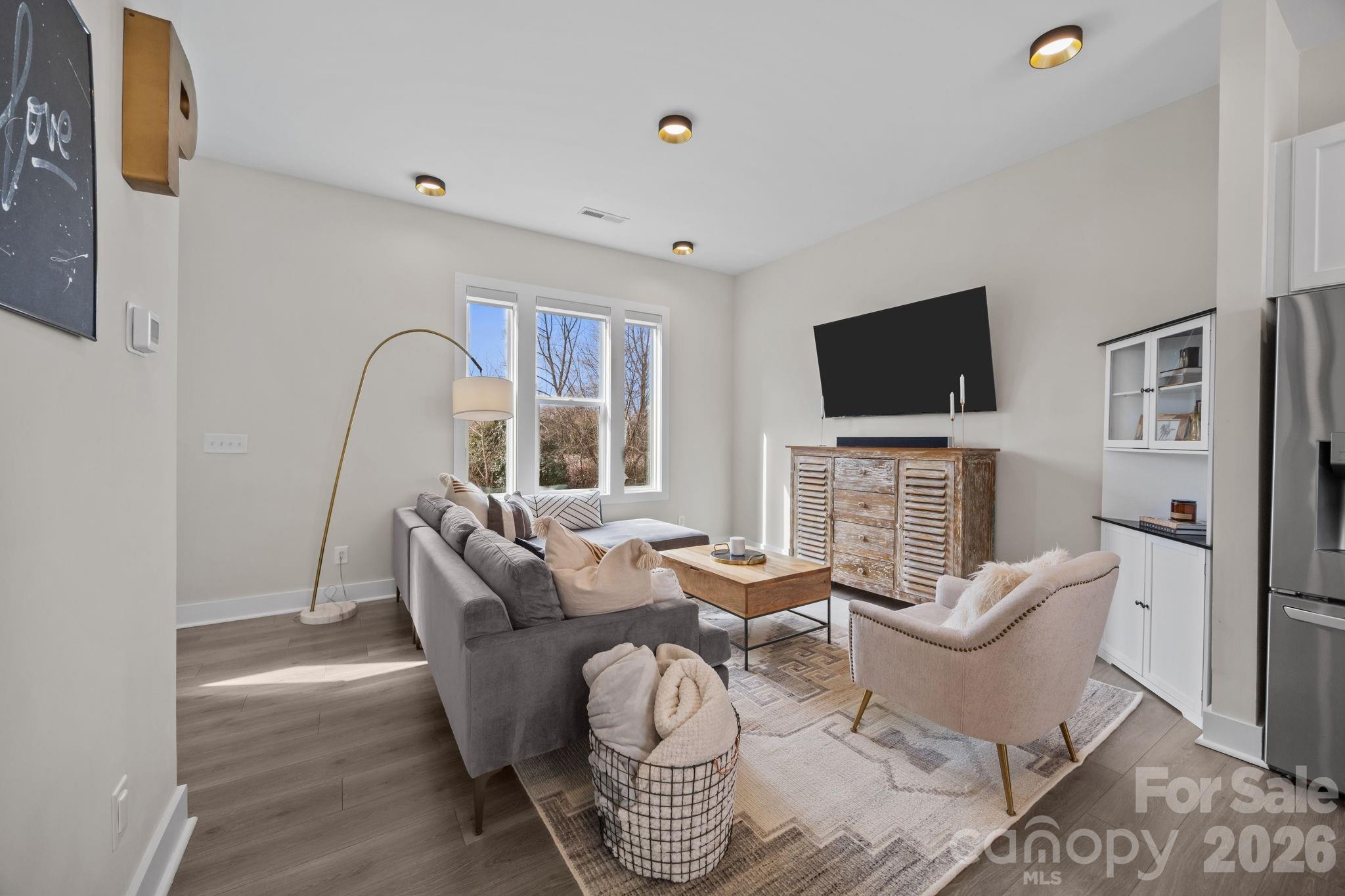 513 Strong Avenue Property Photo 23