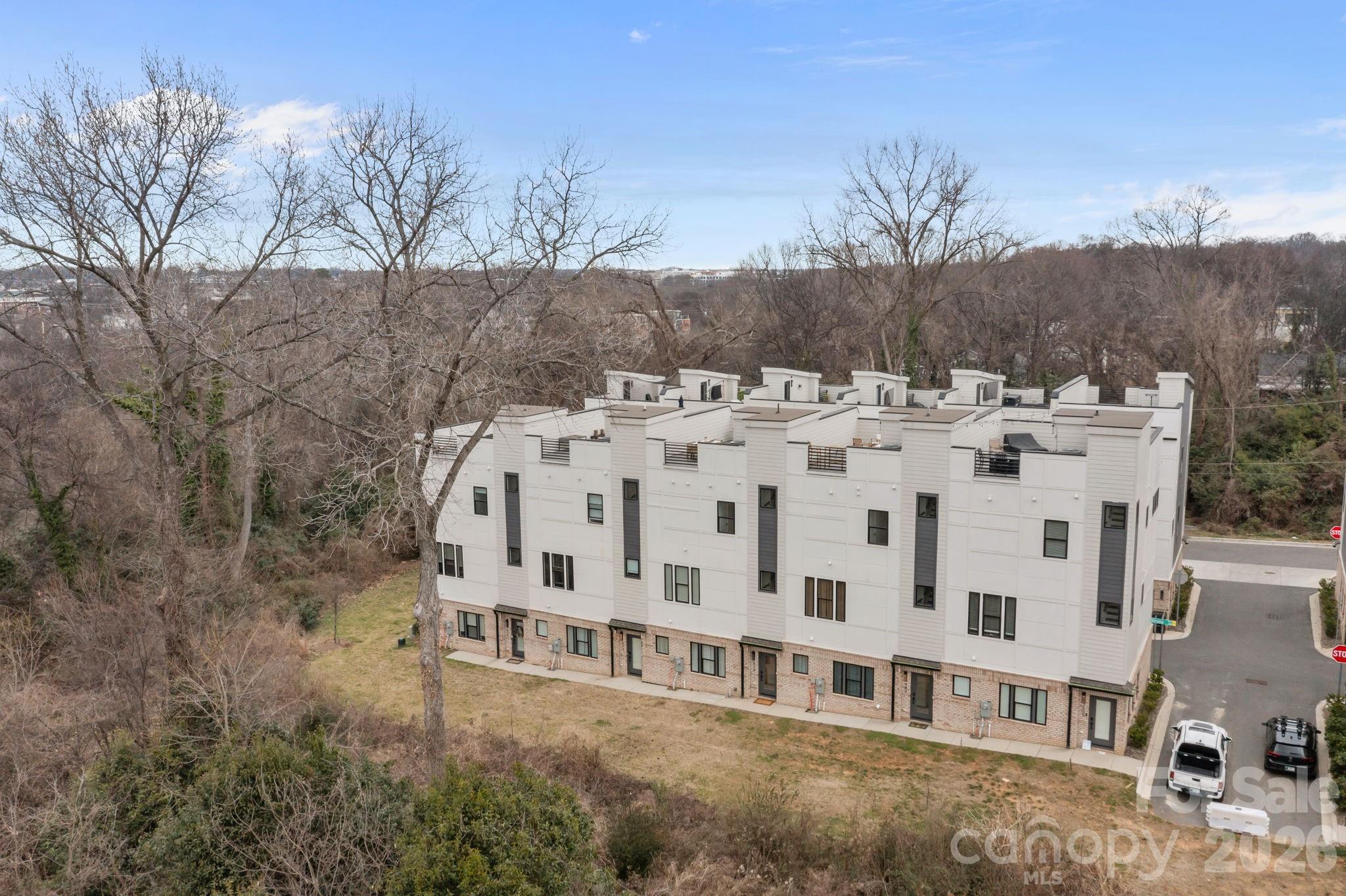 513 Strong Avenue Property Photo 36
