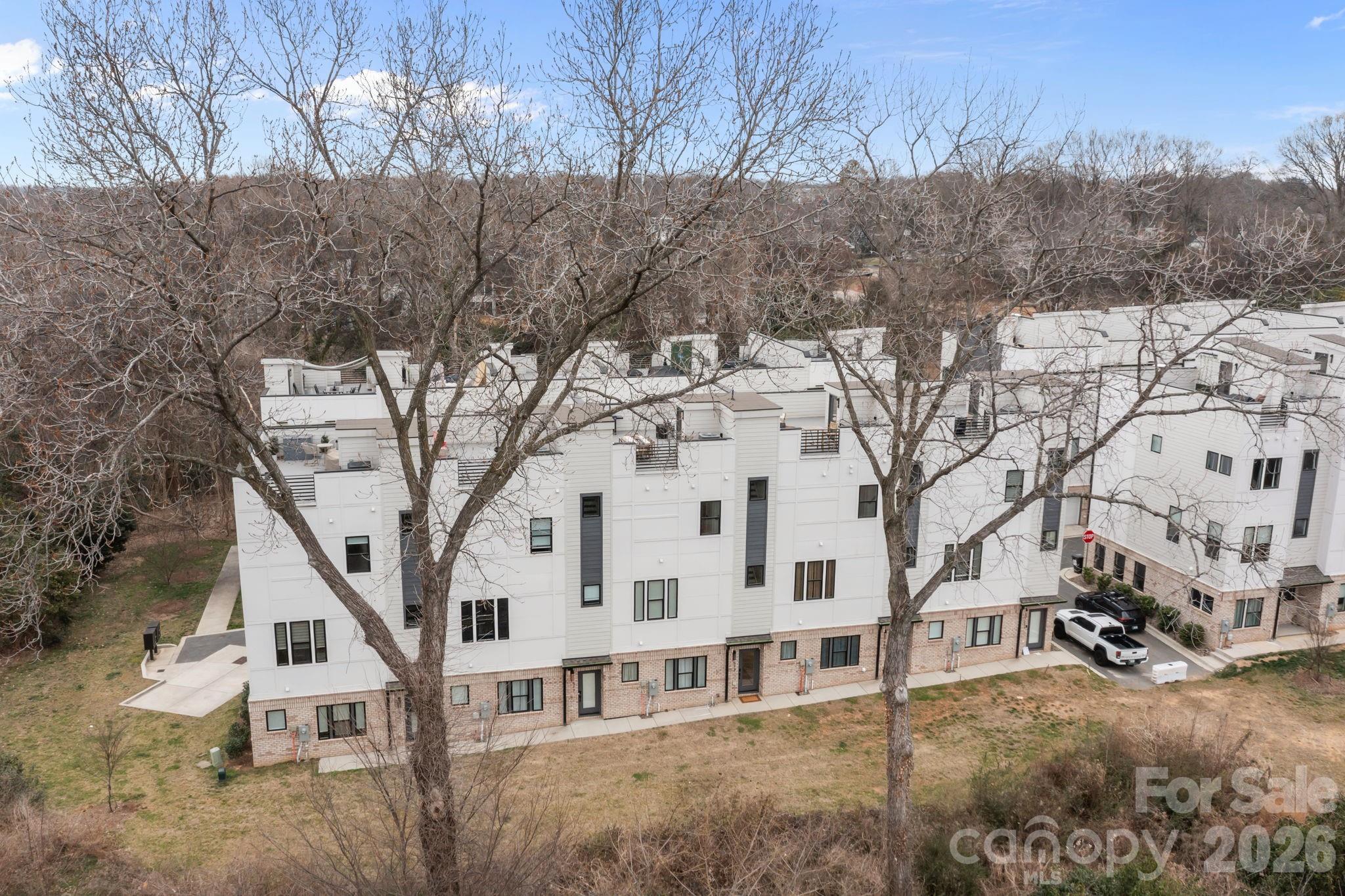 513 Strong Avenue Property Photo 37