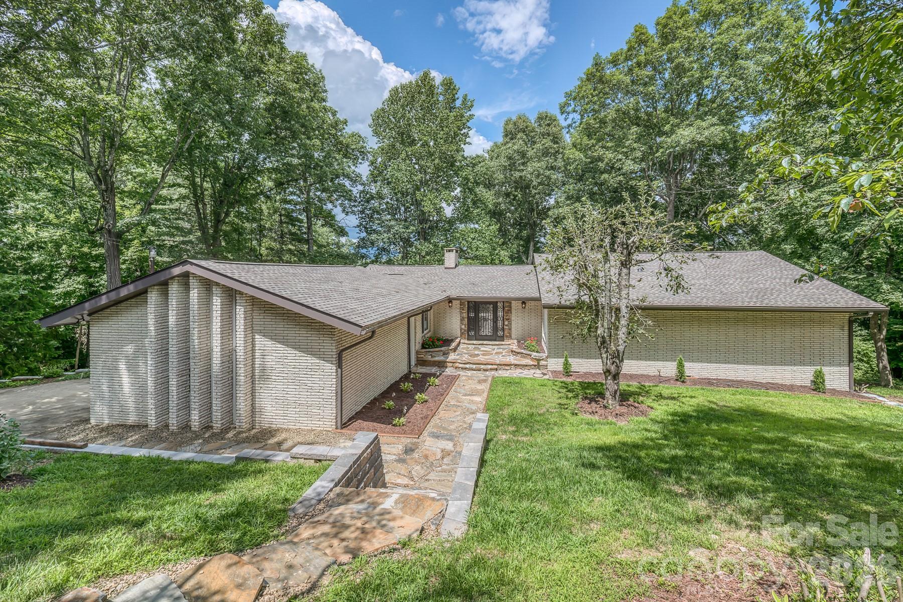 294 Martha Drive Property Photo 1
