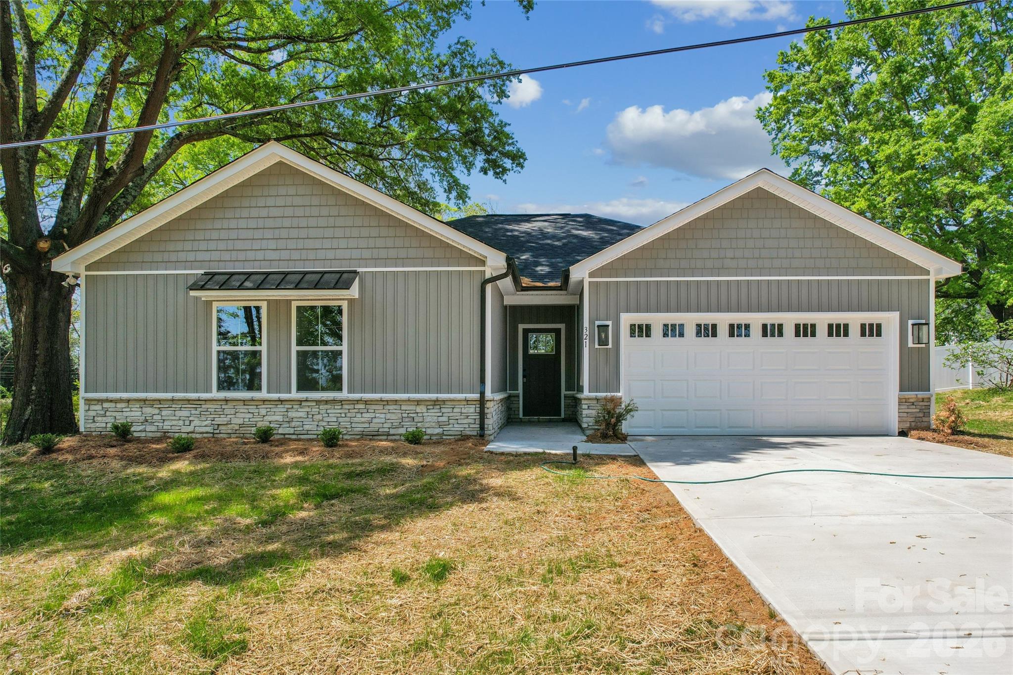 321 Henderson Circle Property Photo 1