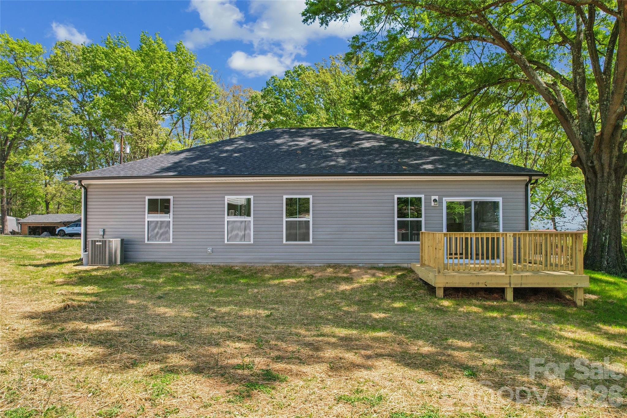 321 Henderson Circle Property Photo 4
