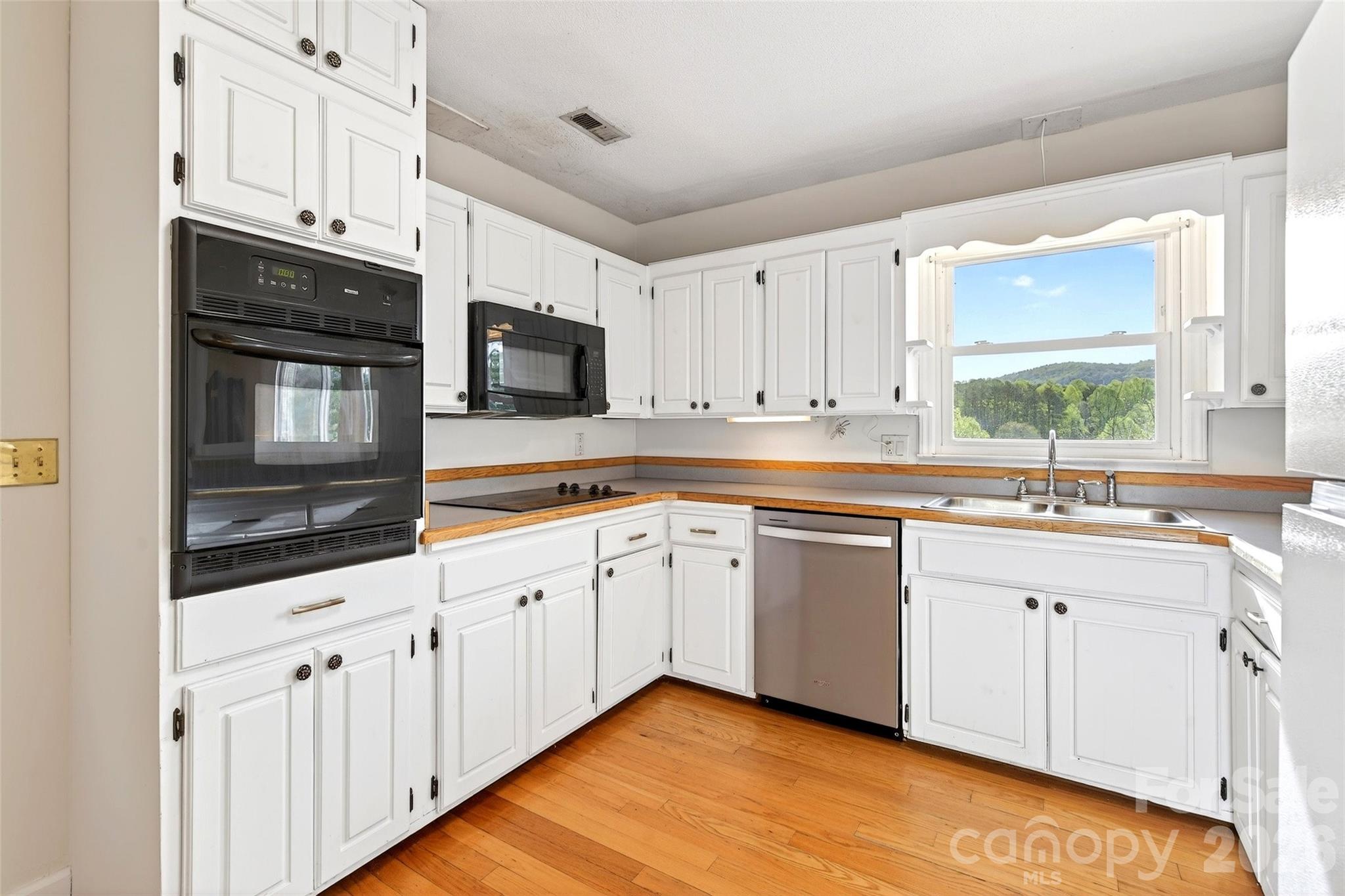 82 Landis Road Property Photo 21