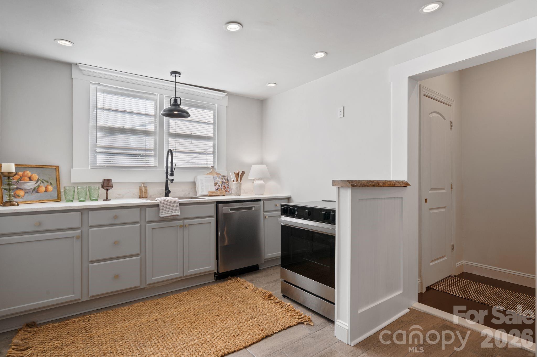 101 Fairview Street Property Photo 18