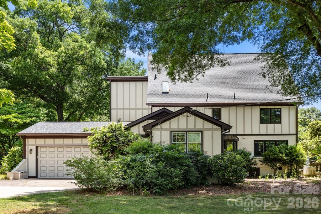 5335 Lansing Drive Property Photo 8