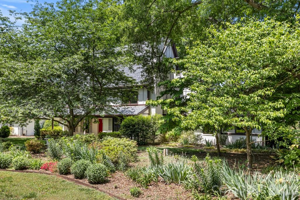 5335 Lansing Drive Property Photo 10
