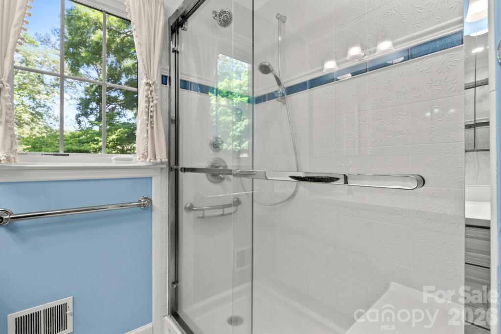5335 Lansing Drive Property Photo 17