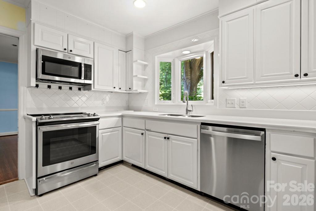 5335 Lansing Drive Property Photo 37