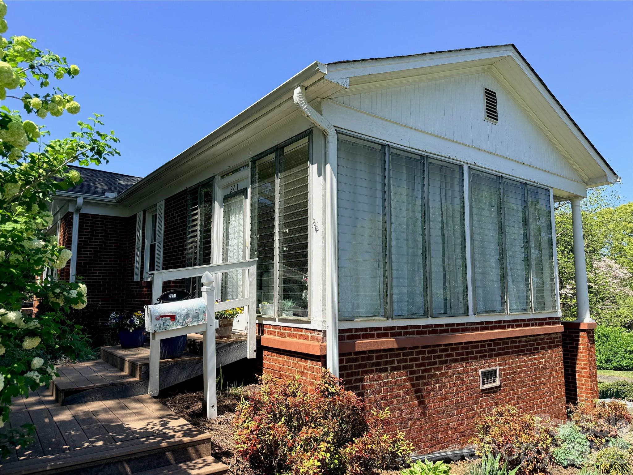 261 Old Caroleen Road Property Photo 3