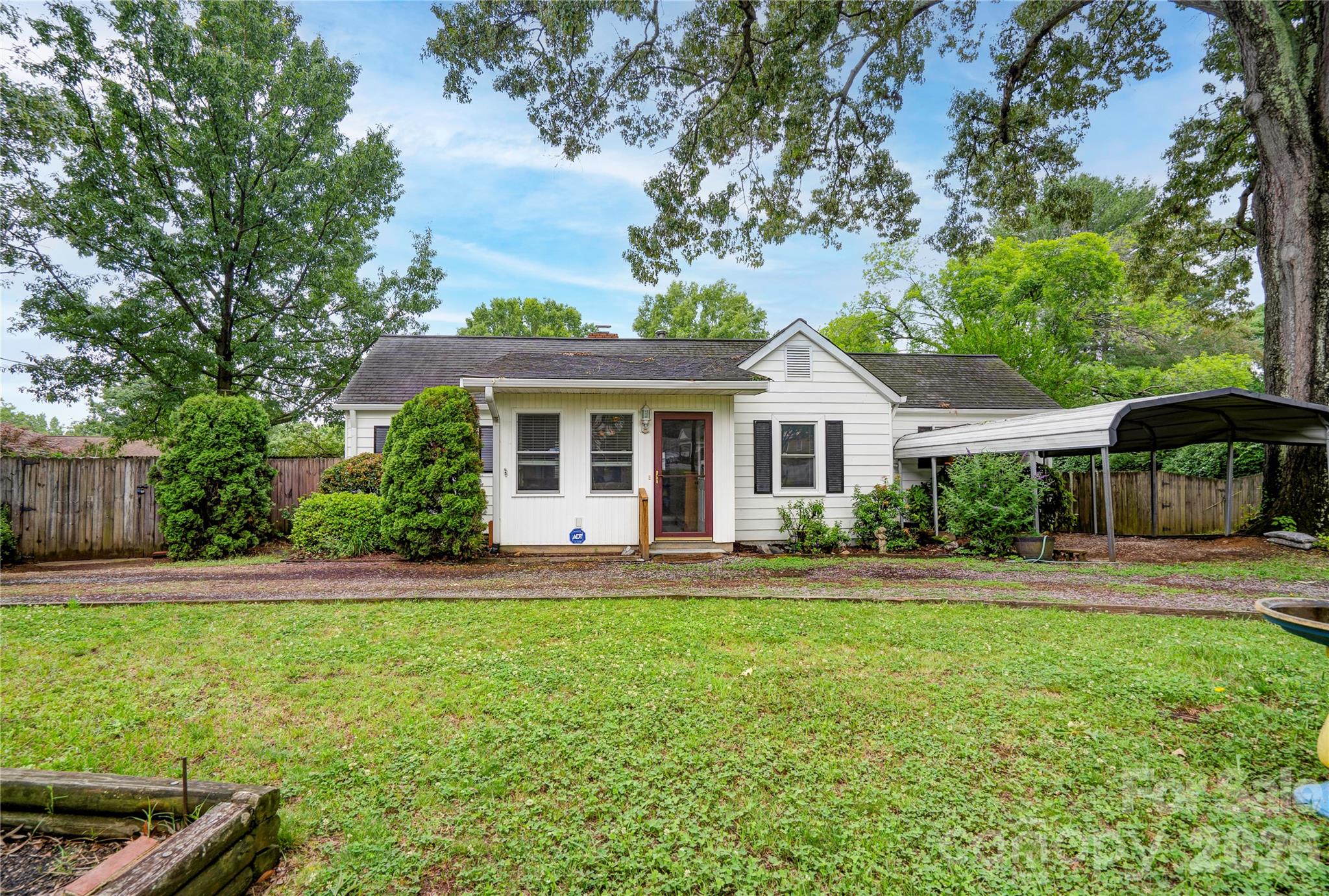 703 Dellinger Road Property Photo 1