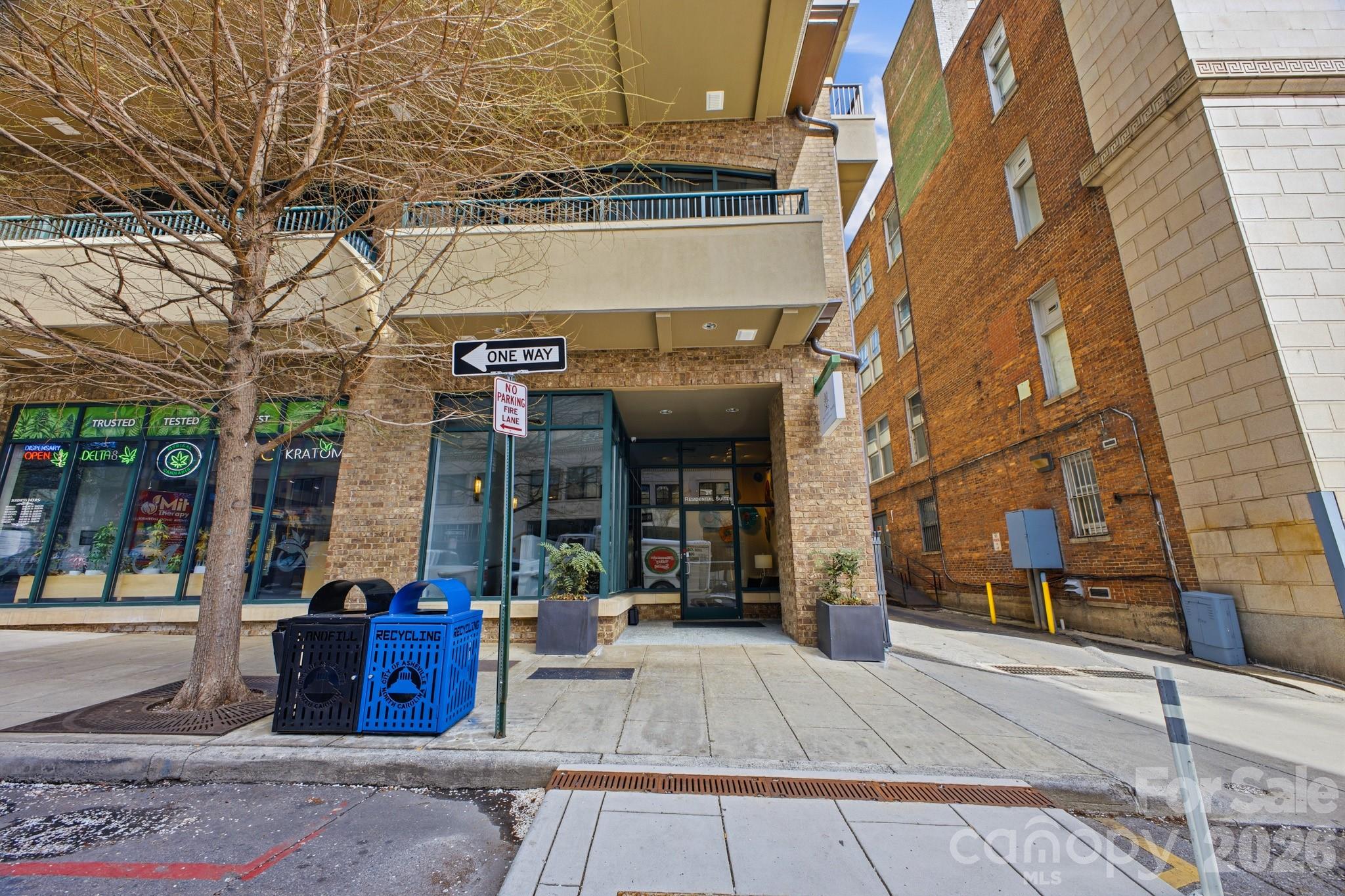 21 Battery Park Avenue 307 Property Photo 1