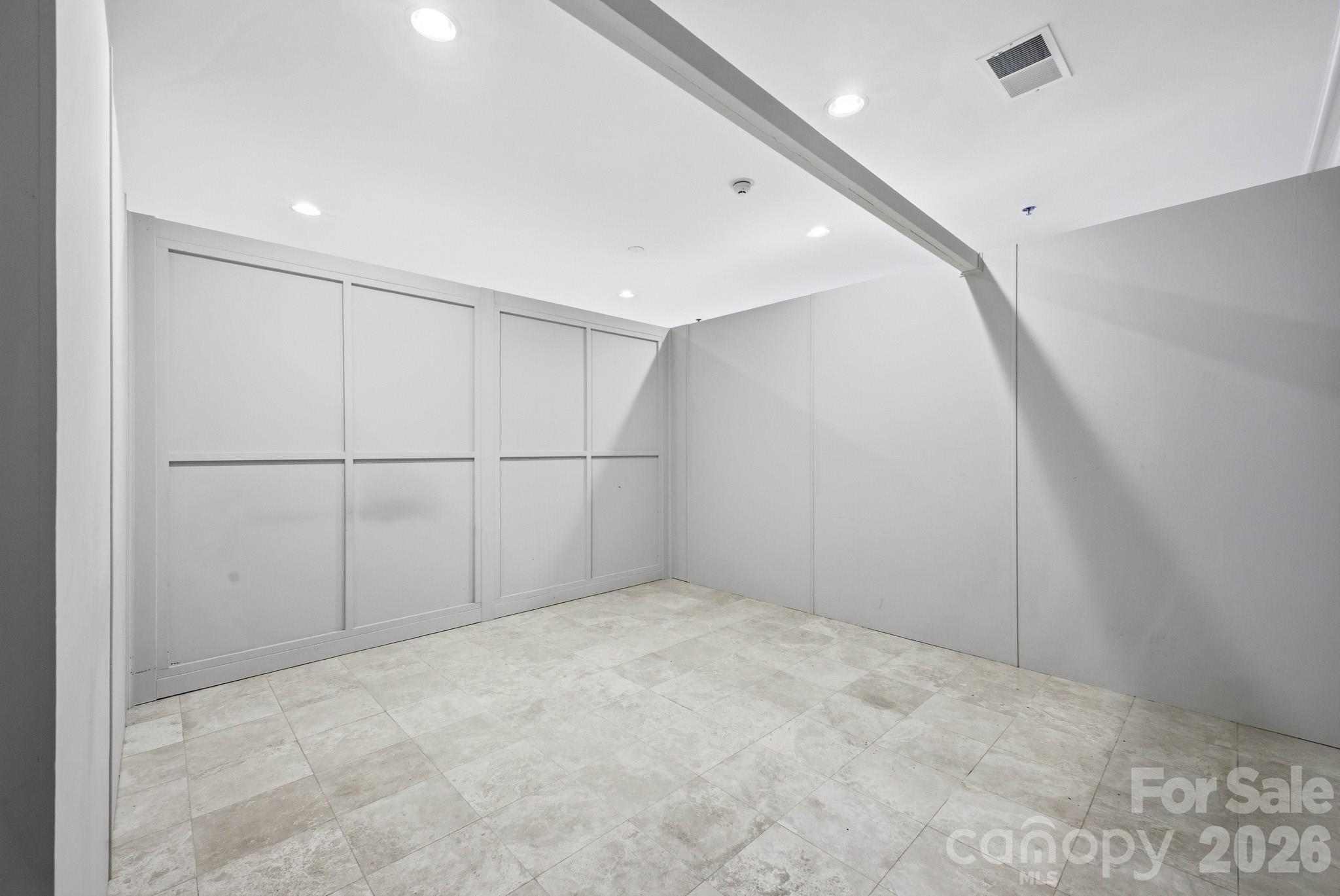 21 Battery Park Avenue 307 Property Photo 8