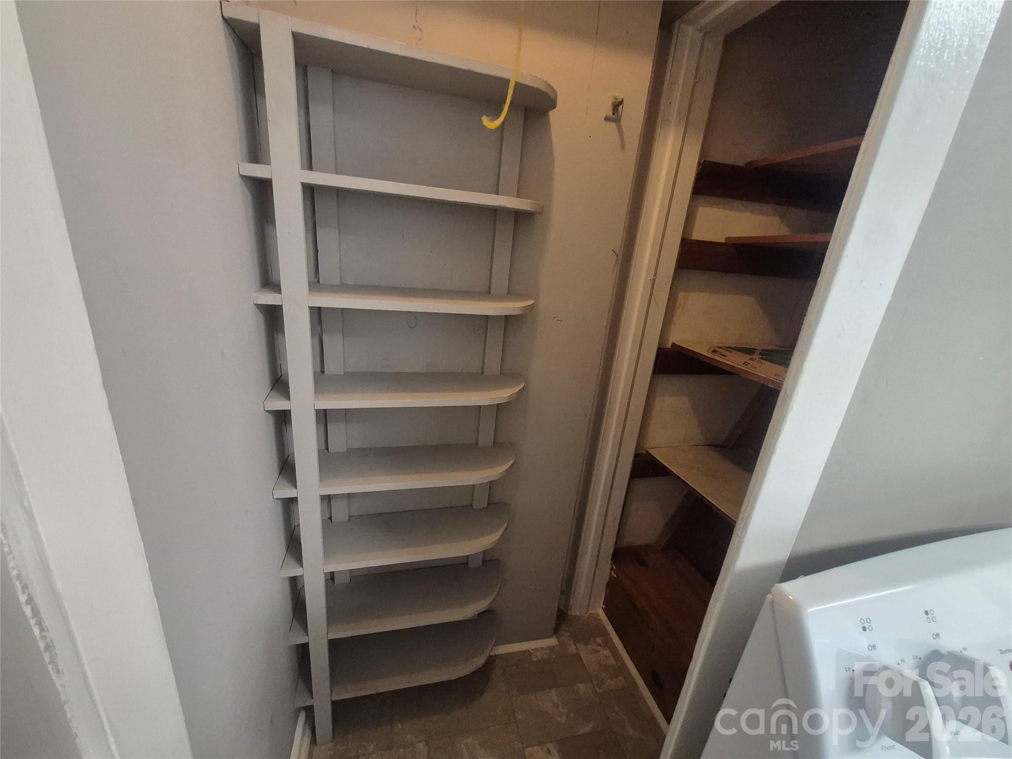 543 Allen Street Property Photo 5