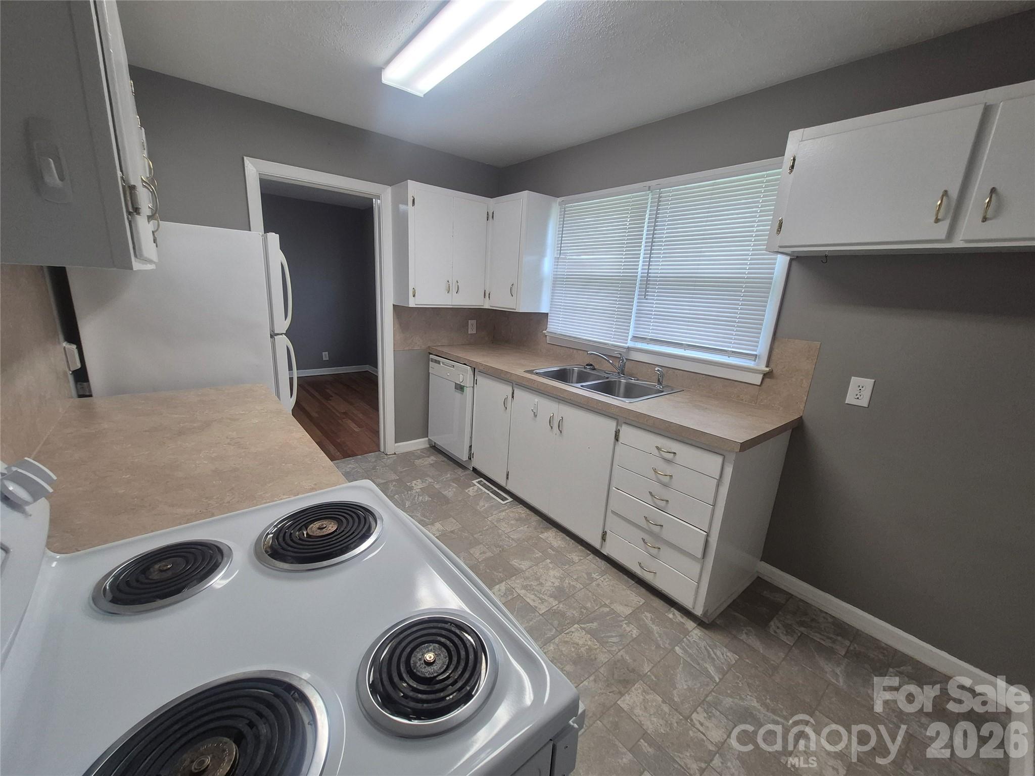 543 Allen Street Property Photo 6