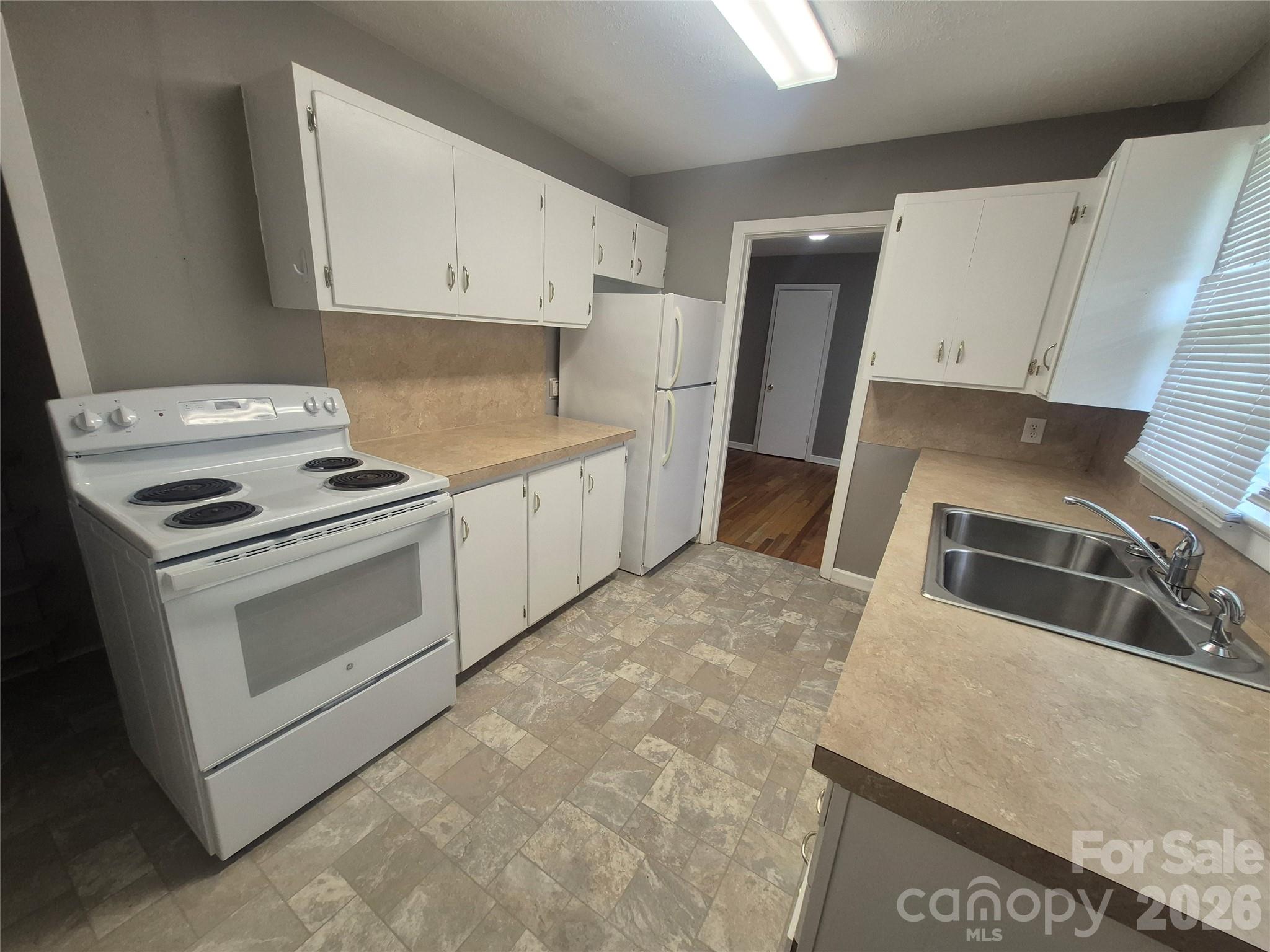 543 Allen Street Property Photo 7