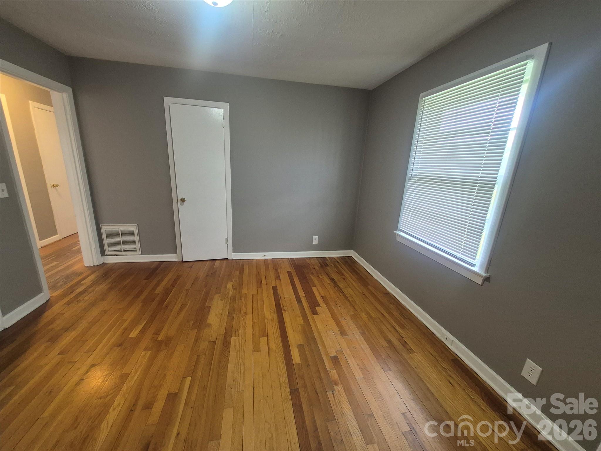 543 Allen Street Property Photo 8
