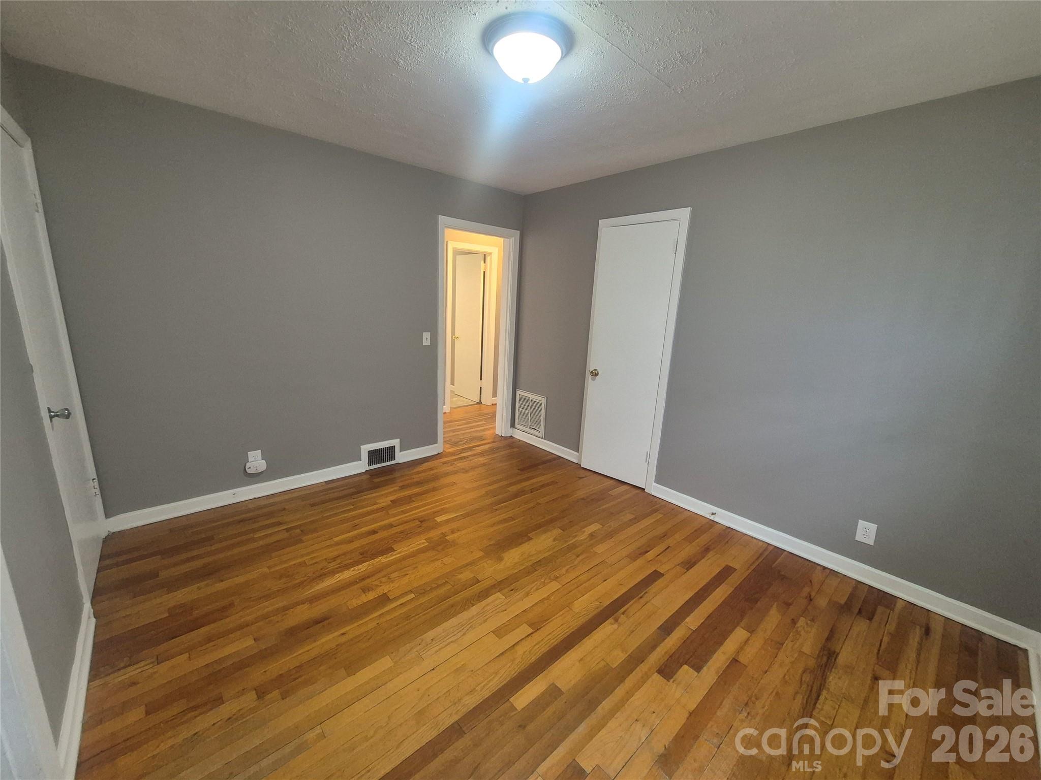 543 Allen Street Property Photo 9