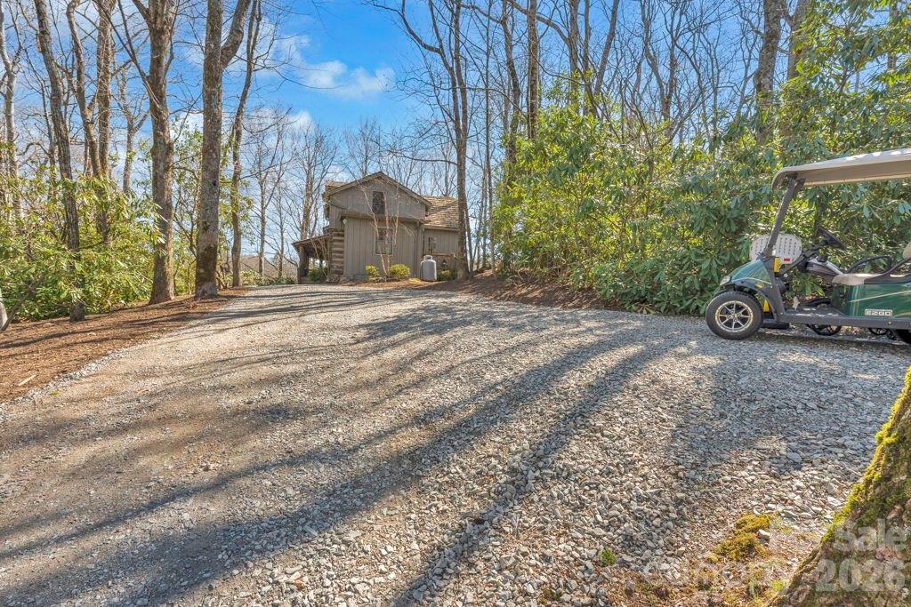 572 Skyland View Drive Property Photo 6