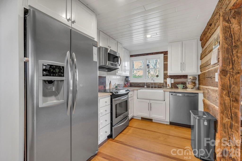 572 Skyland View Drive Property Photo 19