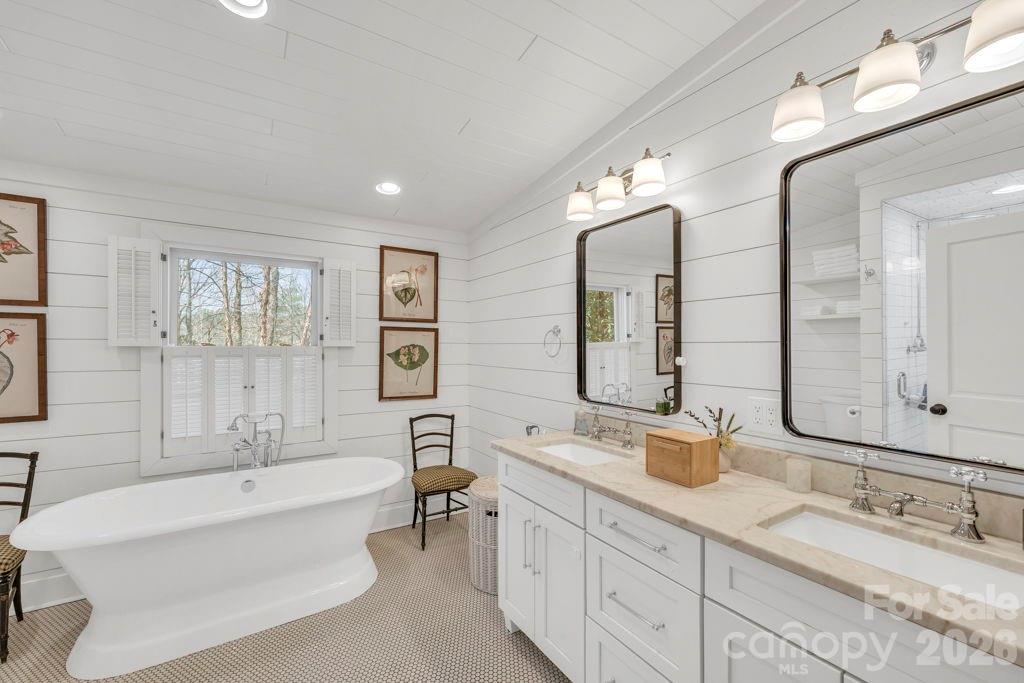 572 Skyland View Drive Property Photo 26