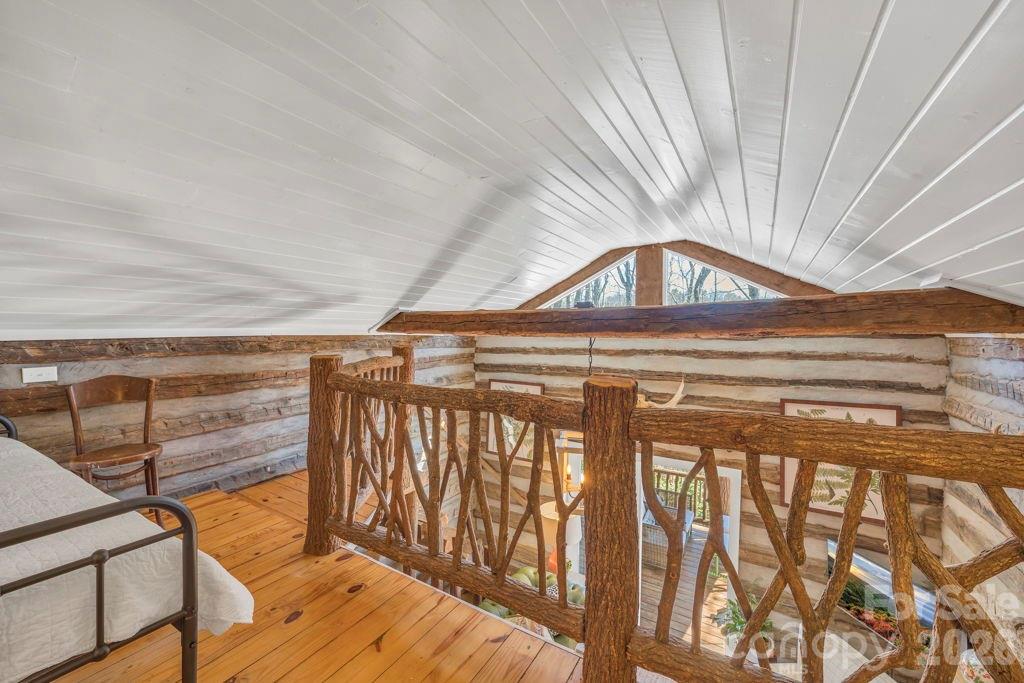 572 Skyland View Drive Property Photo 34