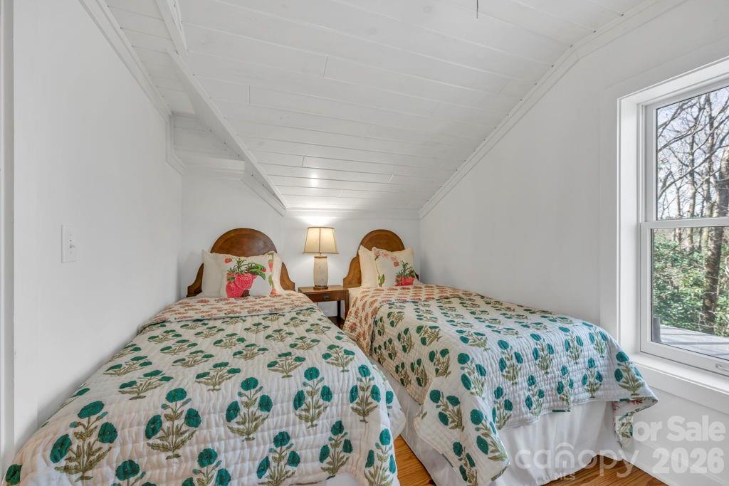 572 Skyland View Drive Property Photo 36