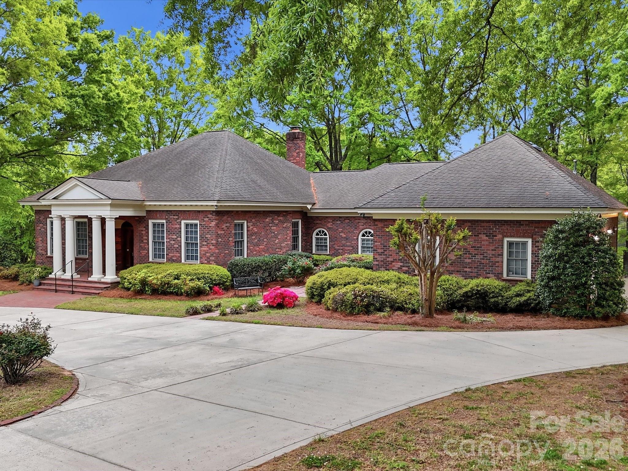 1215 Rosa Drive Property Photo 3