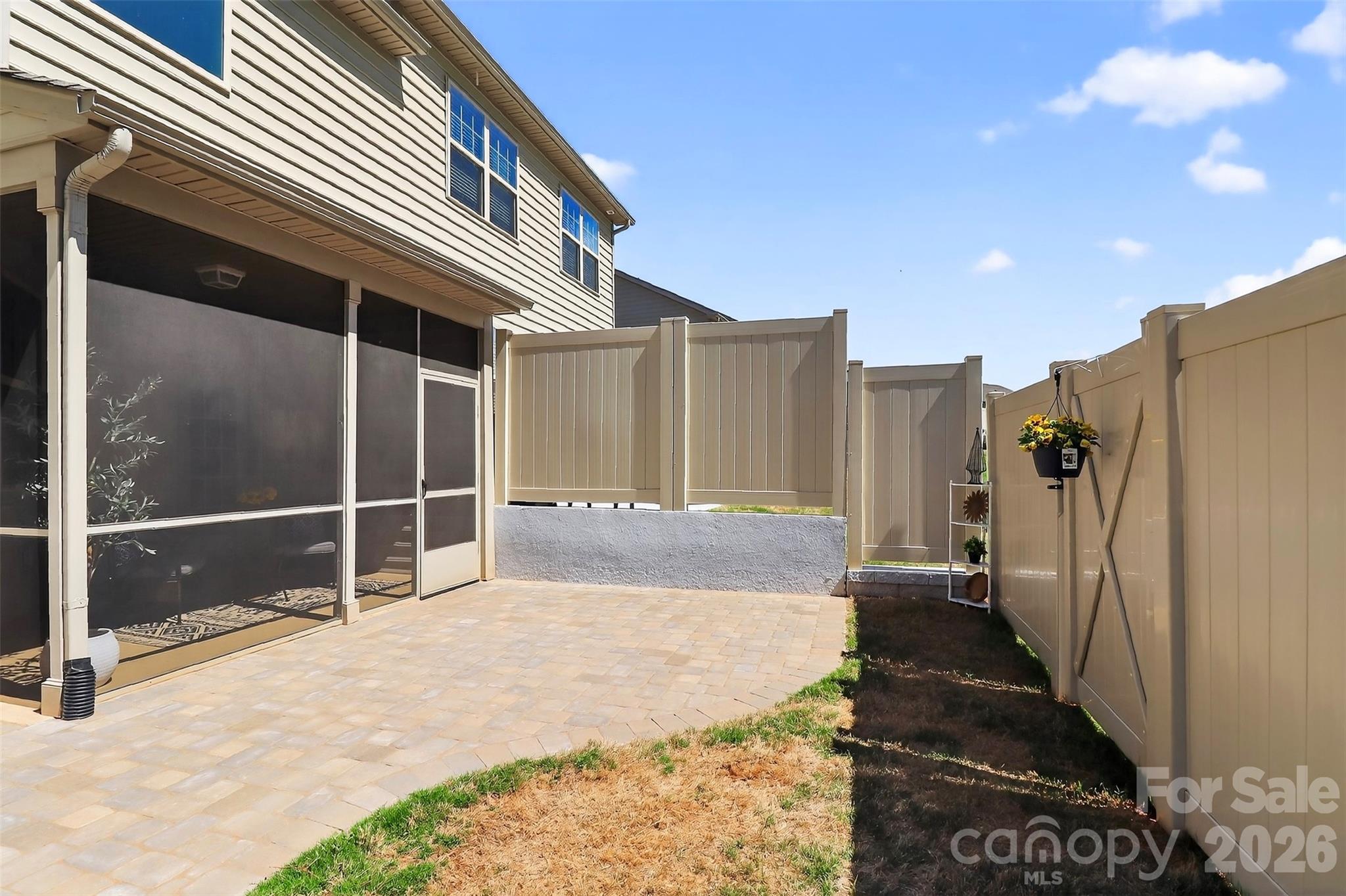 276 Ascot Run Way Property Photo 23