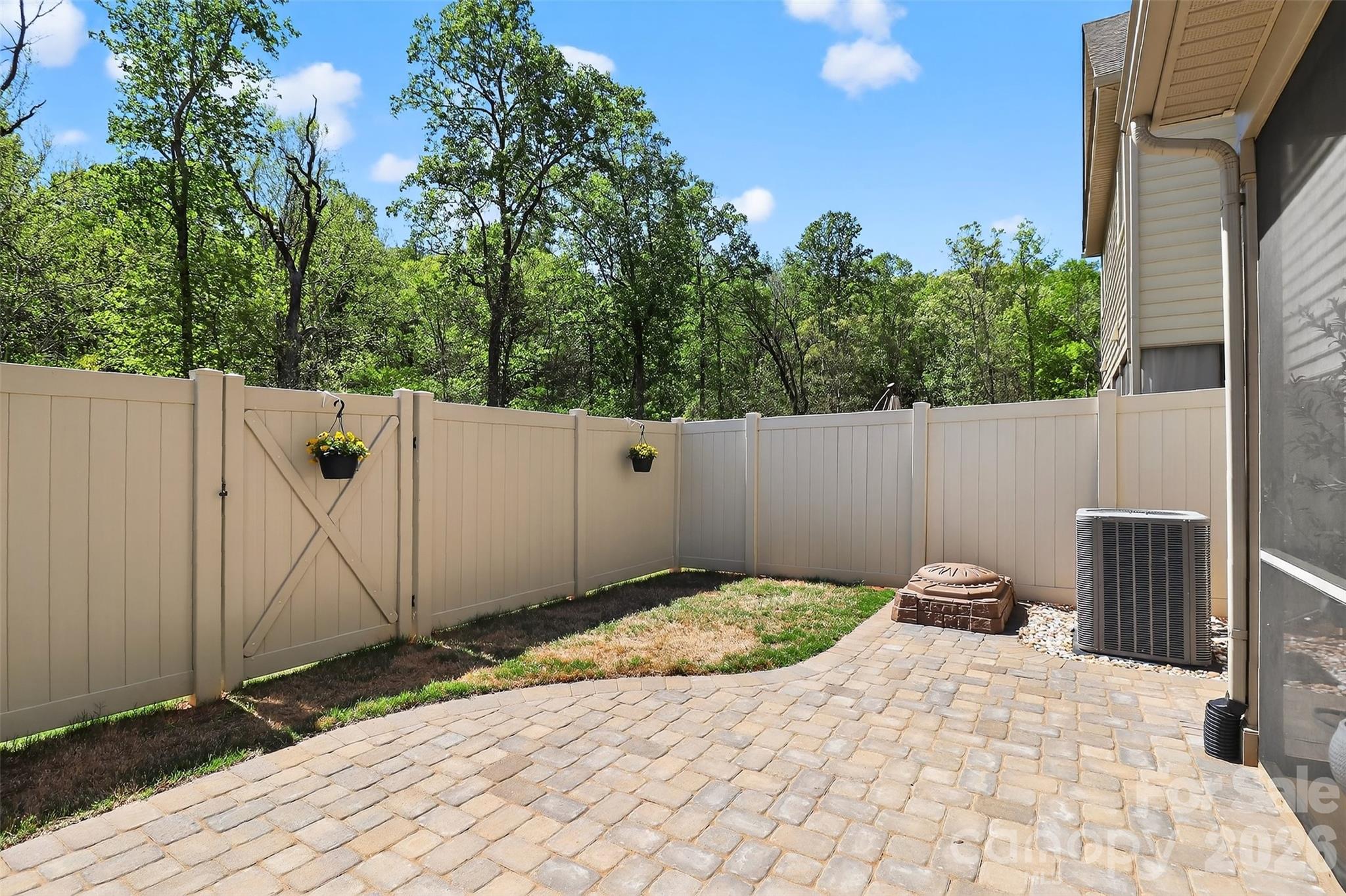 276 Ascot Run Way Property Photo 24