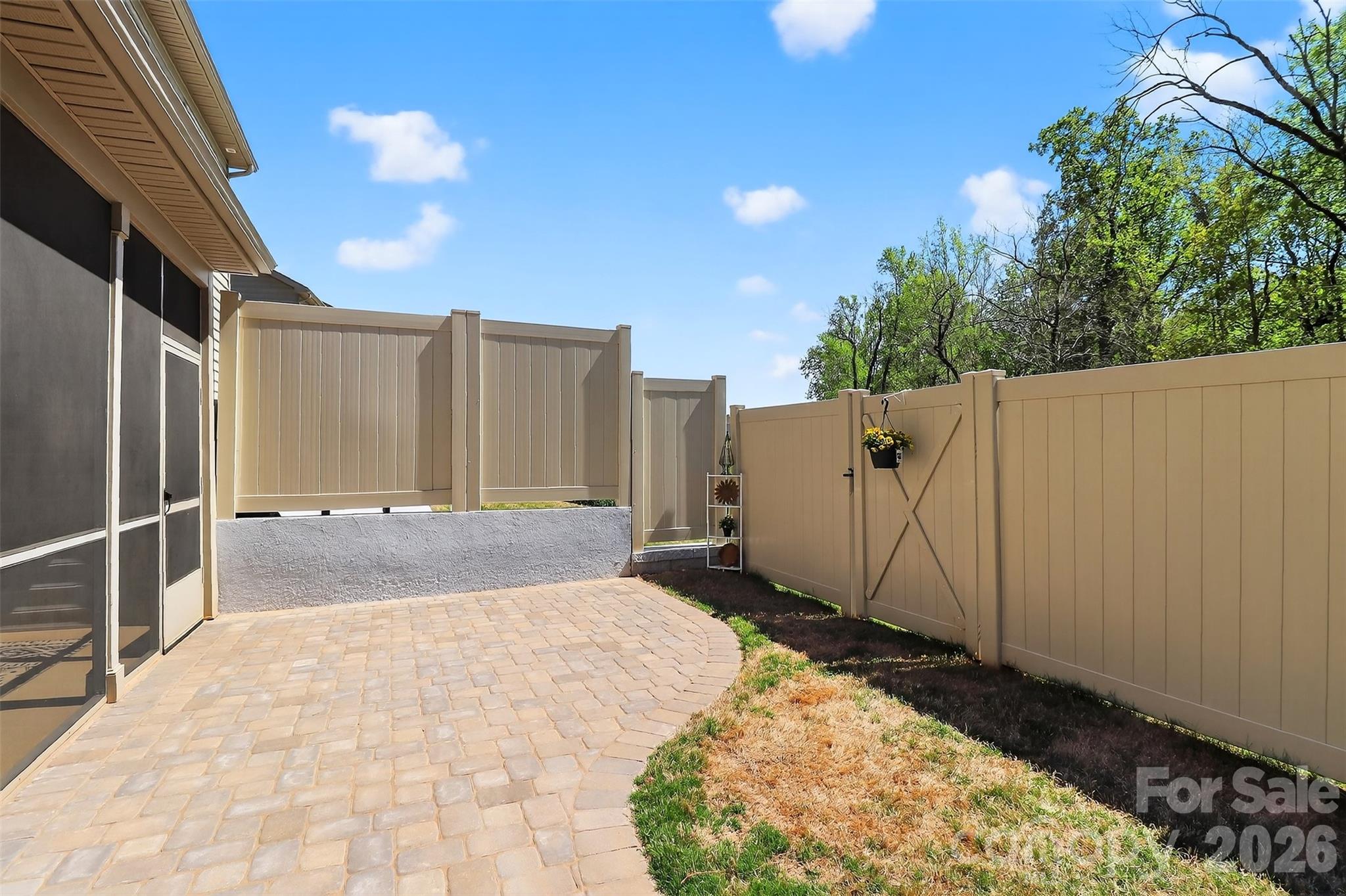 276 Ascot Run Way Property Photo 25