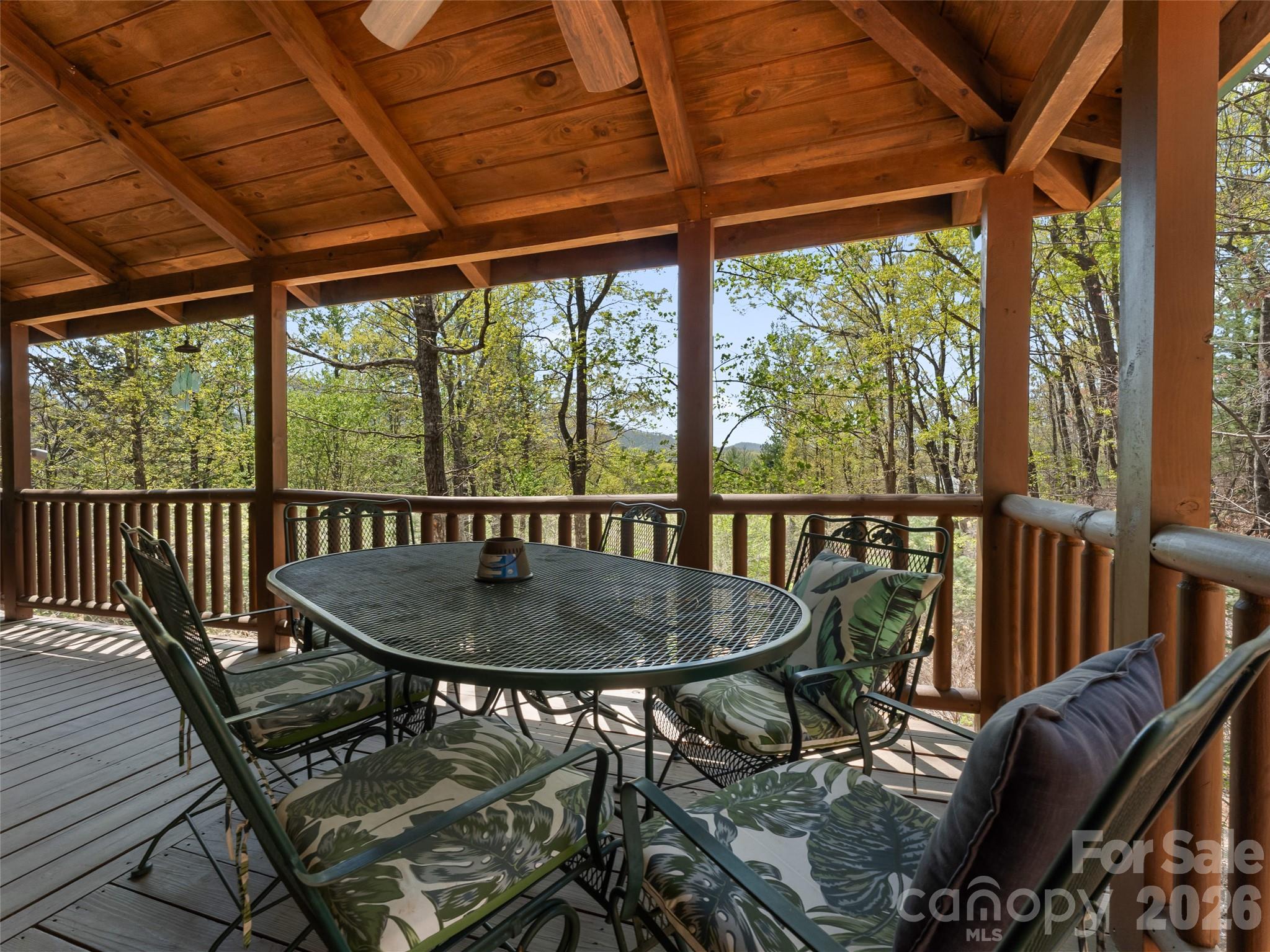 462 Deep Woods Lane Property Photo 2