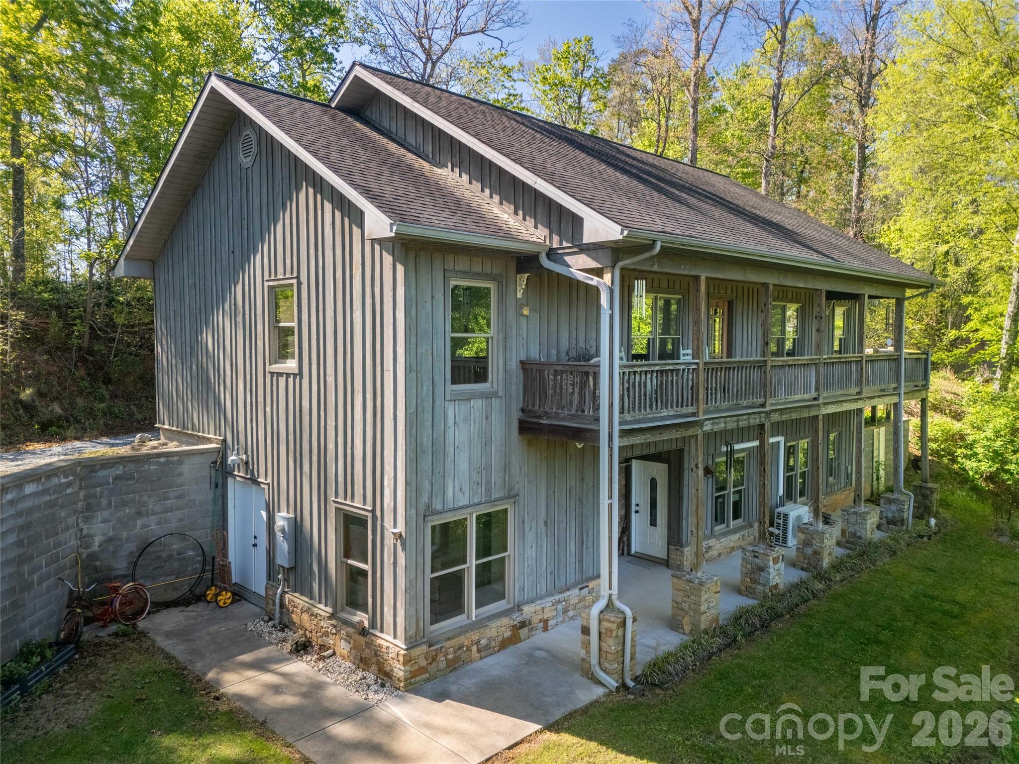 219 Sandalwood Drive Property Photo 5