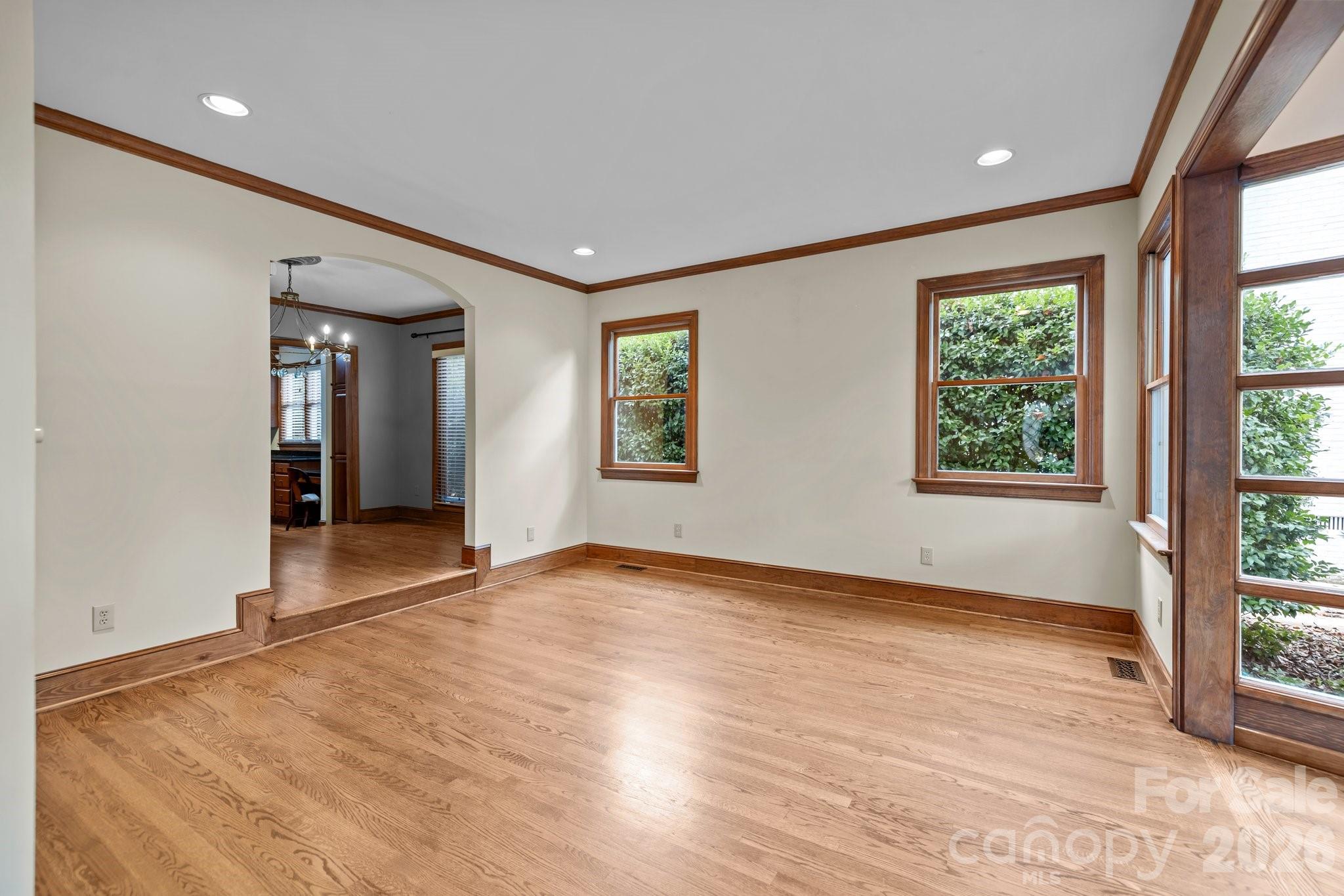 230 N Brackenbury Lane Property Photo 8