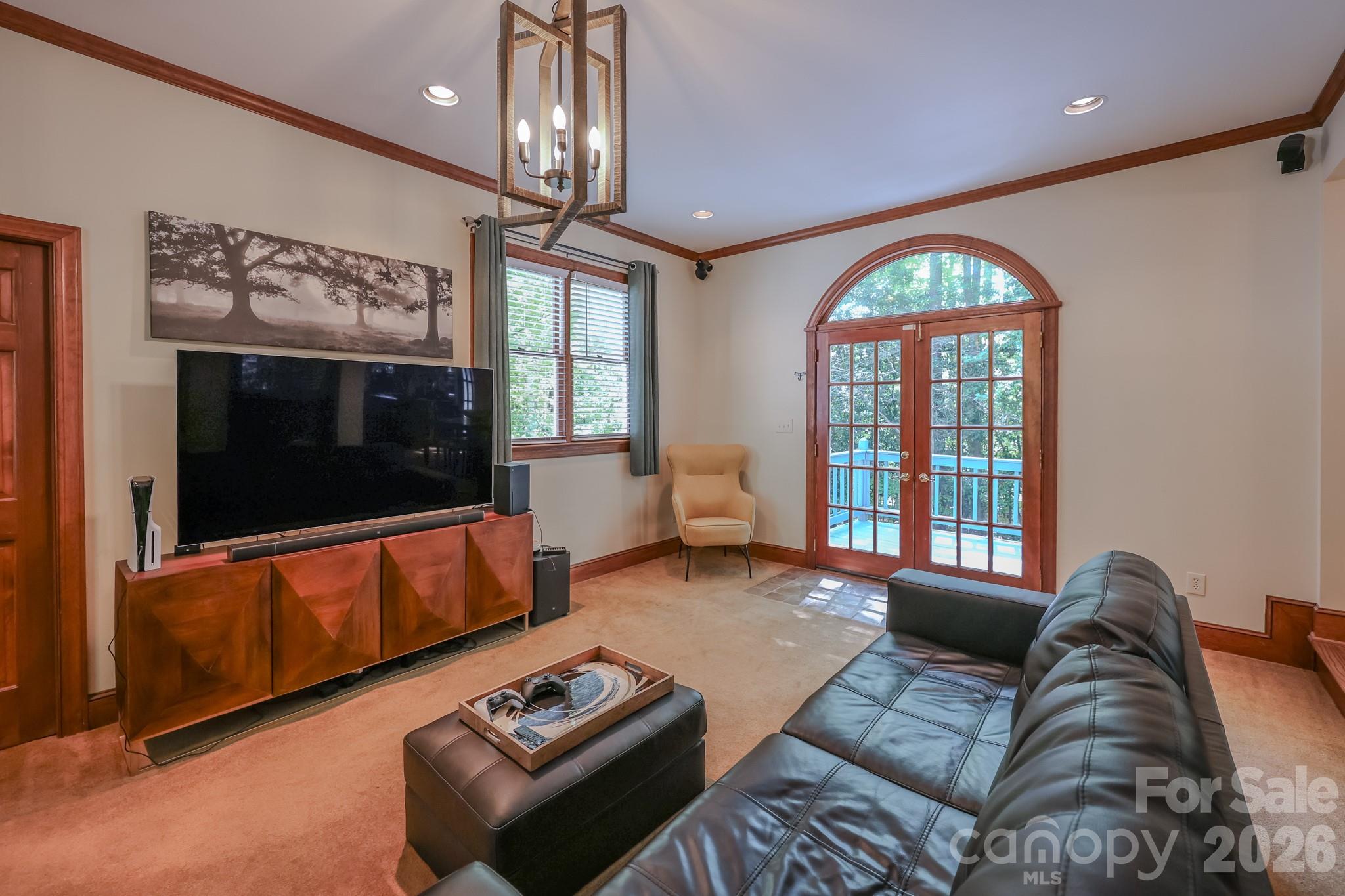 230 N Brackenbury Lane Property Photo 21