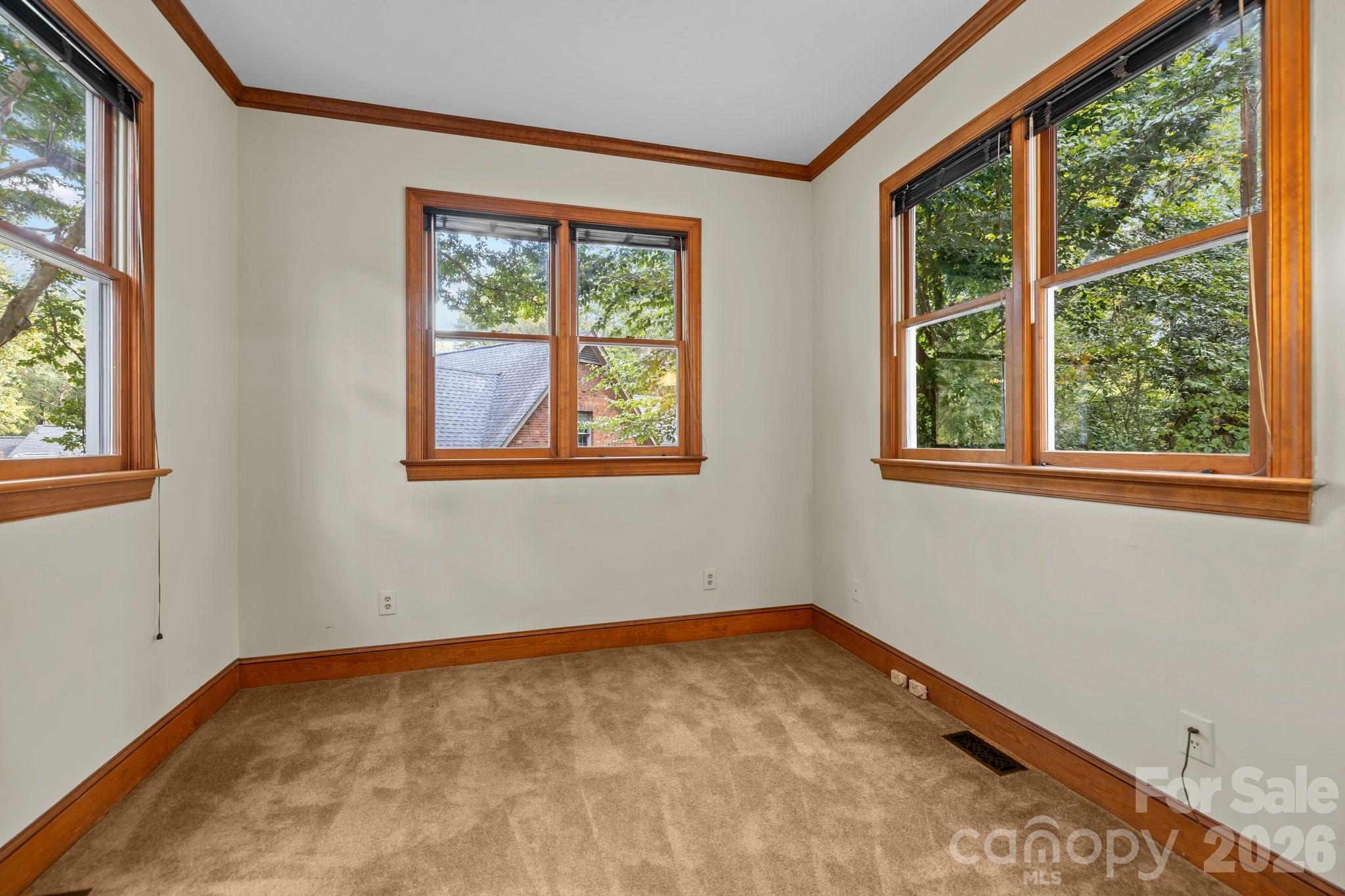 230 N Brackenbury Lane Property Photo 27