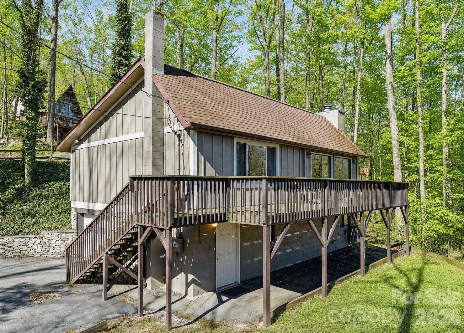 662 Locust Drive Property Photo 1