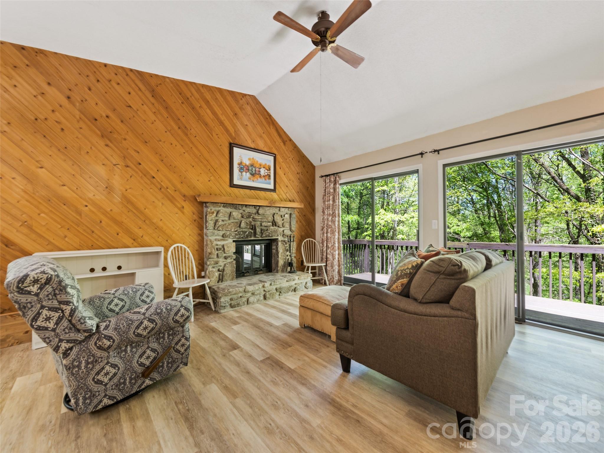 662 Locust Drive Property Photo 3
