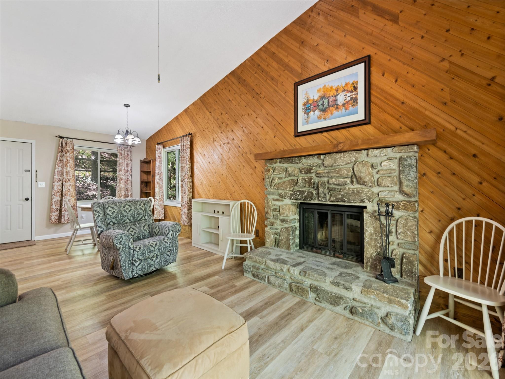 662 Locust Drive Property Photo 6
