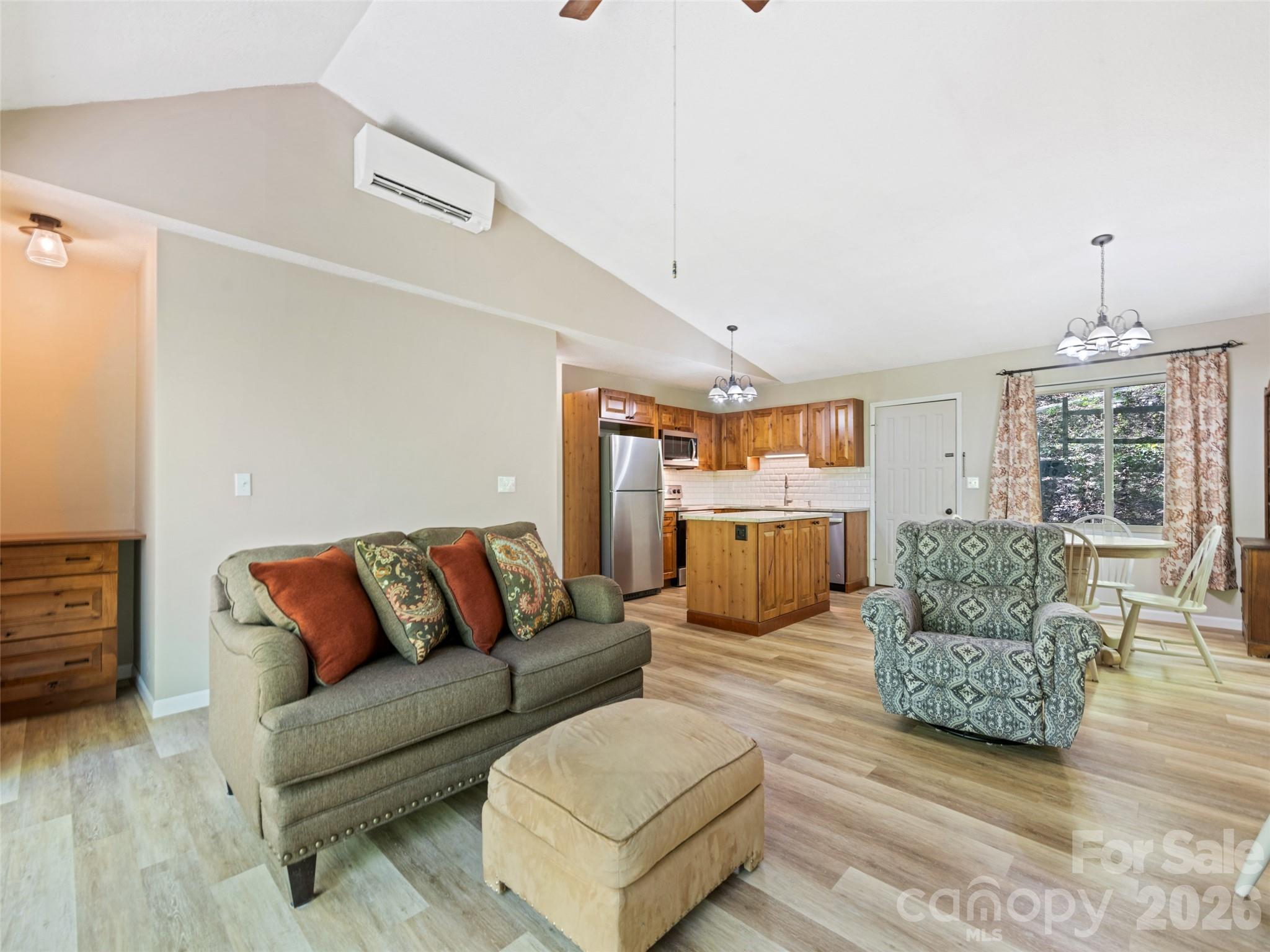 662 Locust Drive Property Photo 8