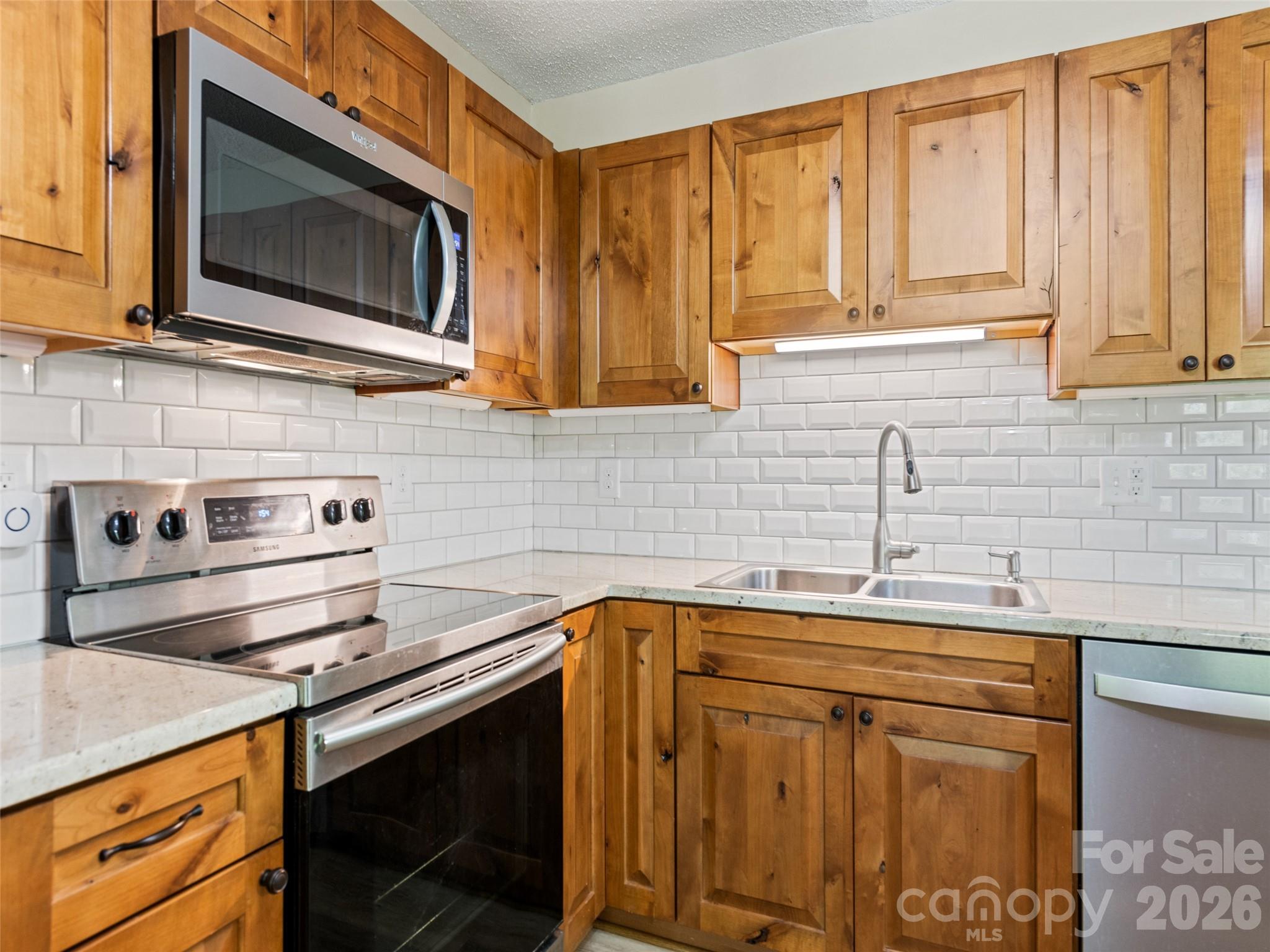 662 Locust Drive Property Photo 11
