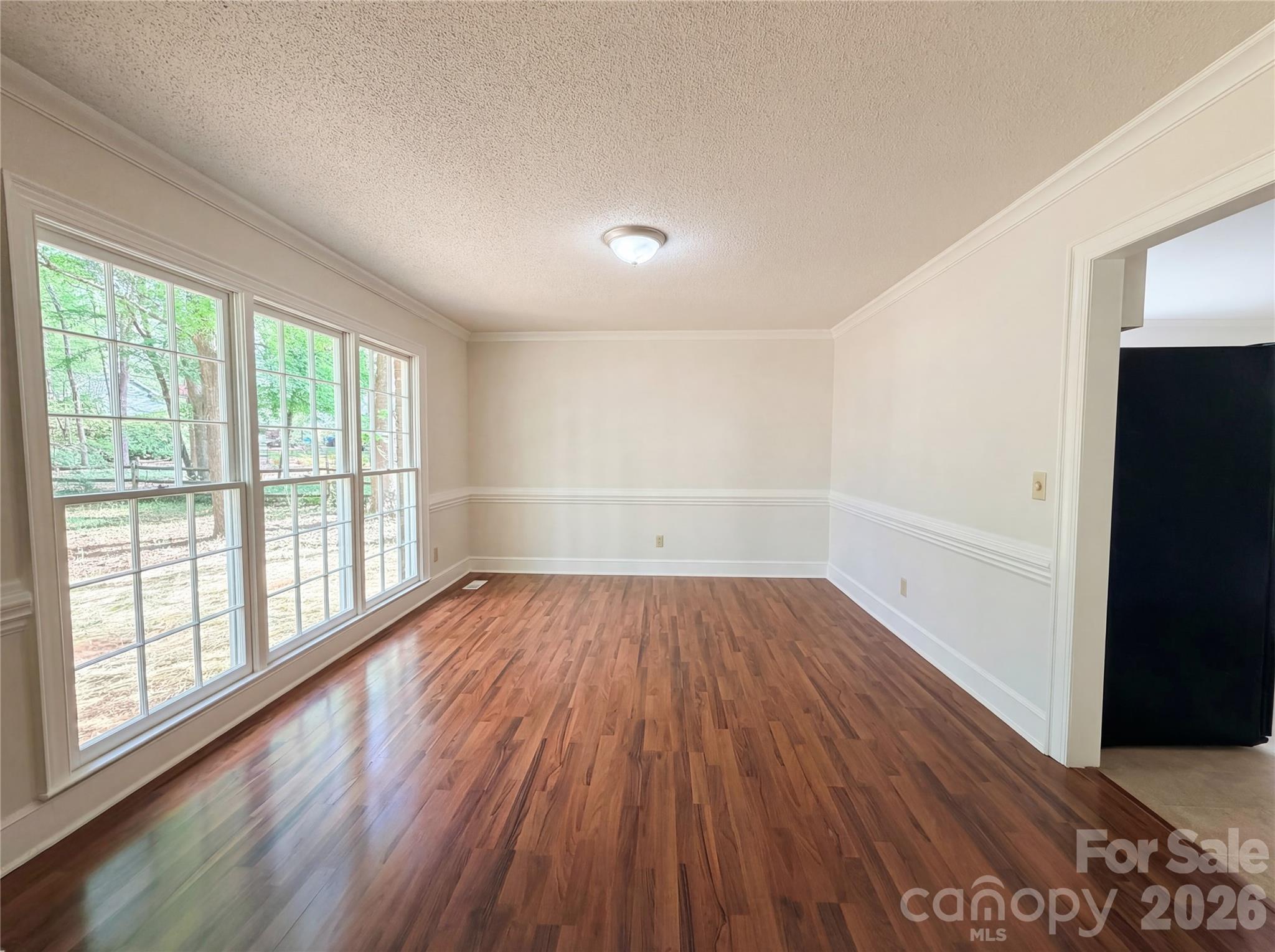 6024 Dovefield Road Property Photo 9