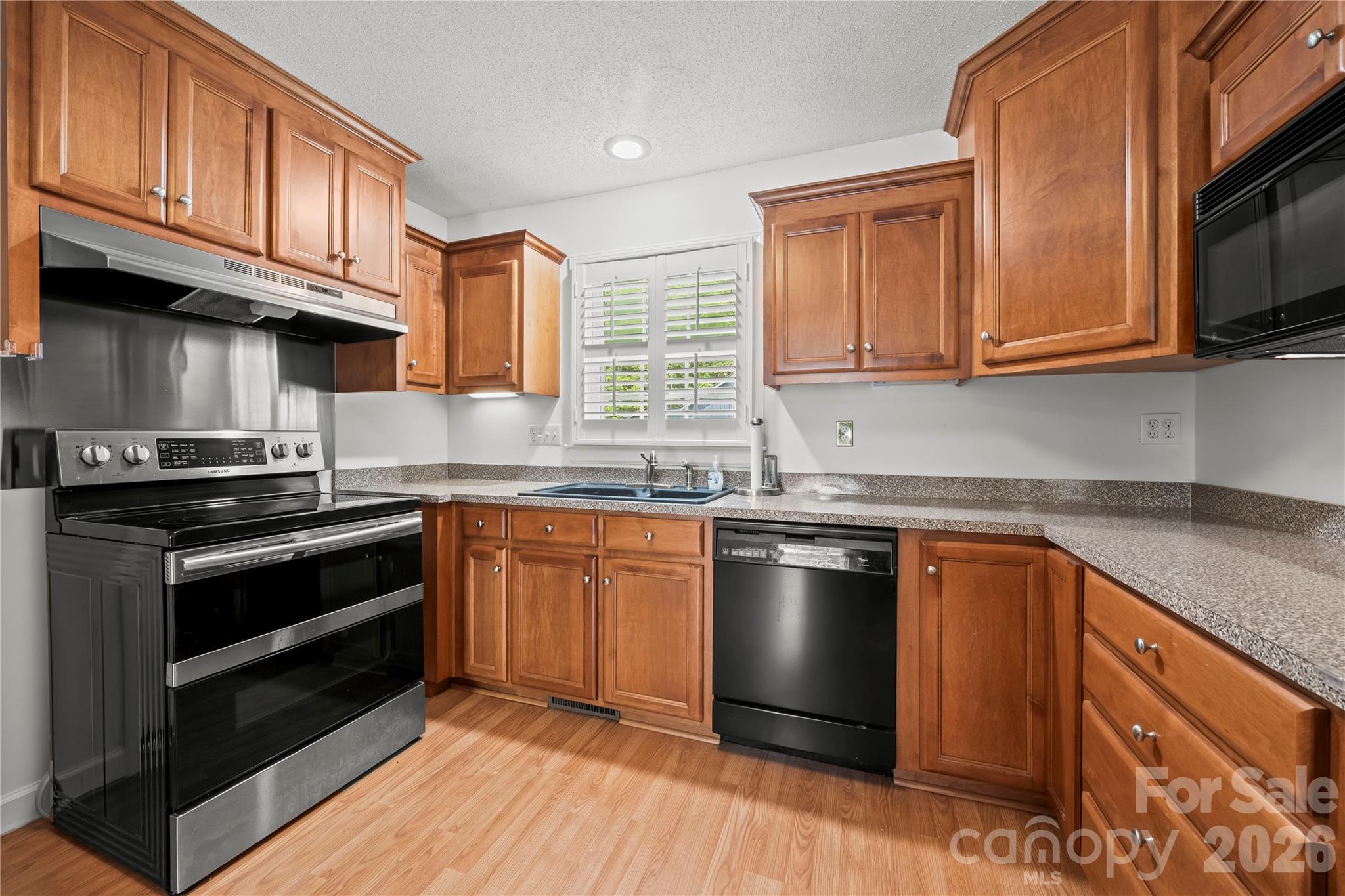 10670 Troutman Road Property Photo 3