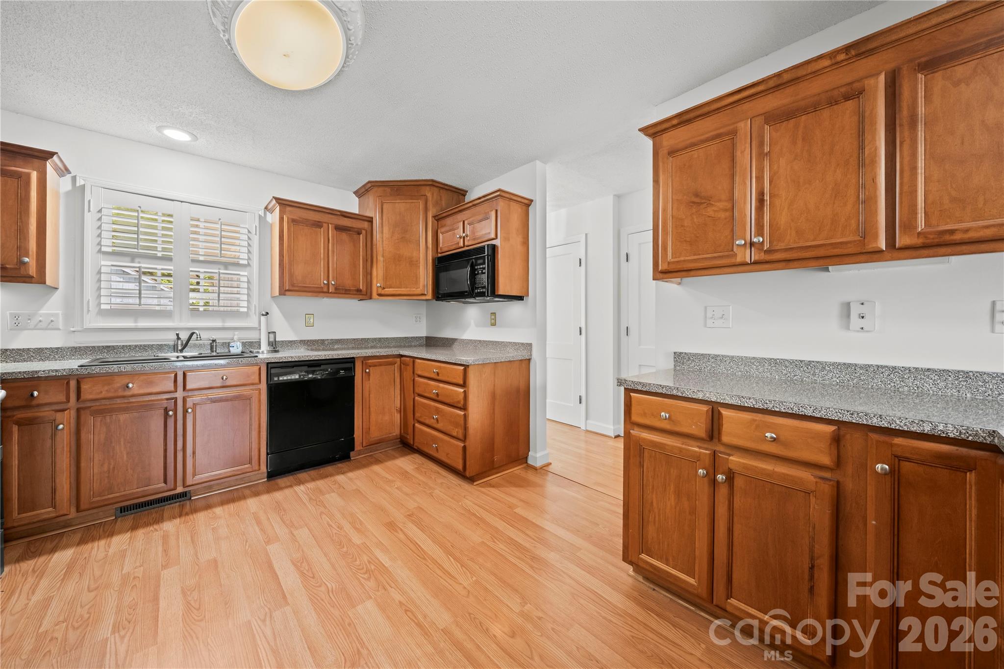10670 Troutman Road Property Photo 4
