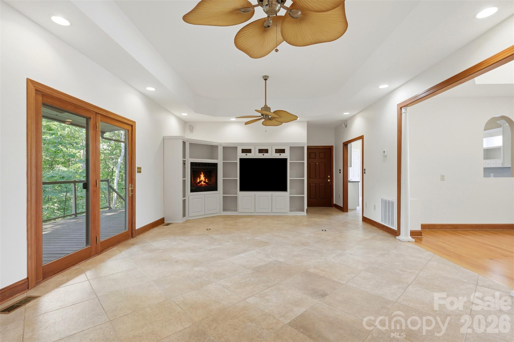 4639 Harbor View Terrace Property Photo 4