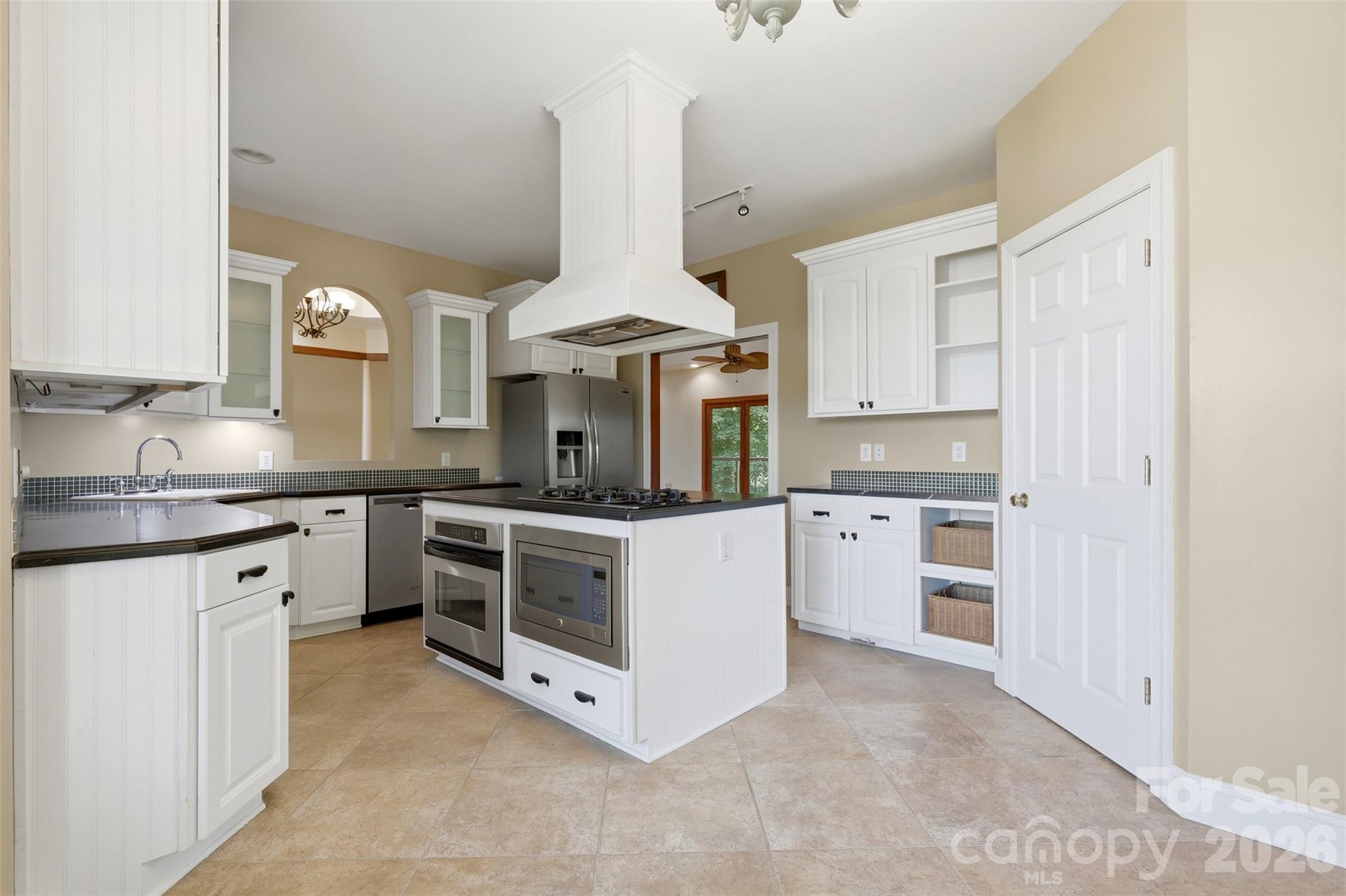 4639 Harbor View Terrace Property Photo 6