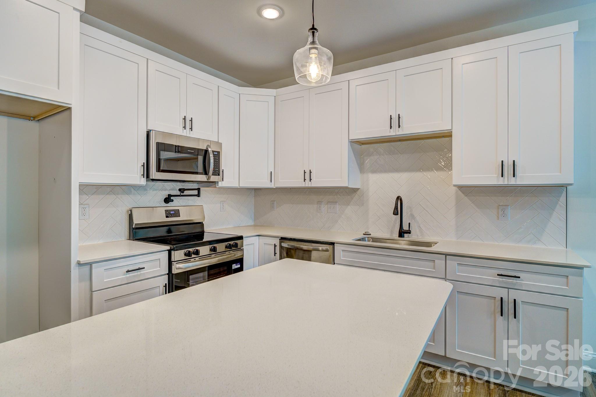 315a S Pink Street Property Photo 5