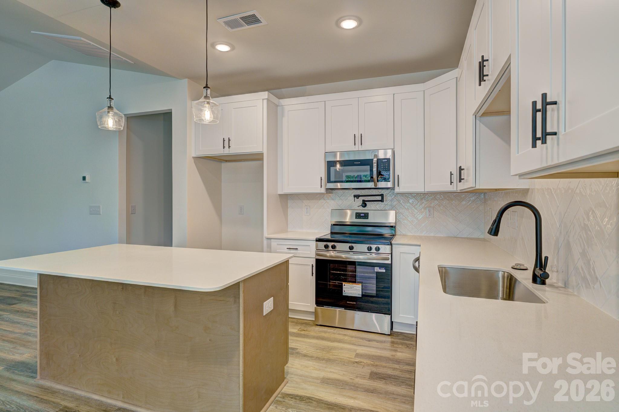 315a S Pink Street Property Photo 6